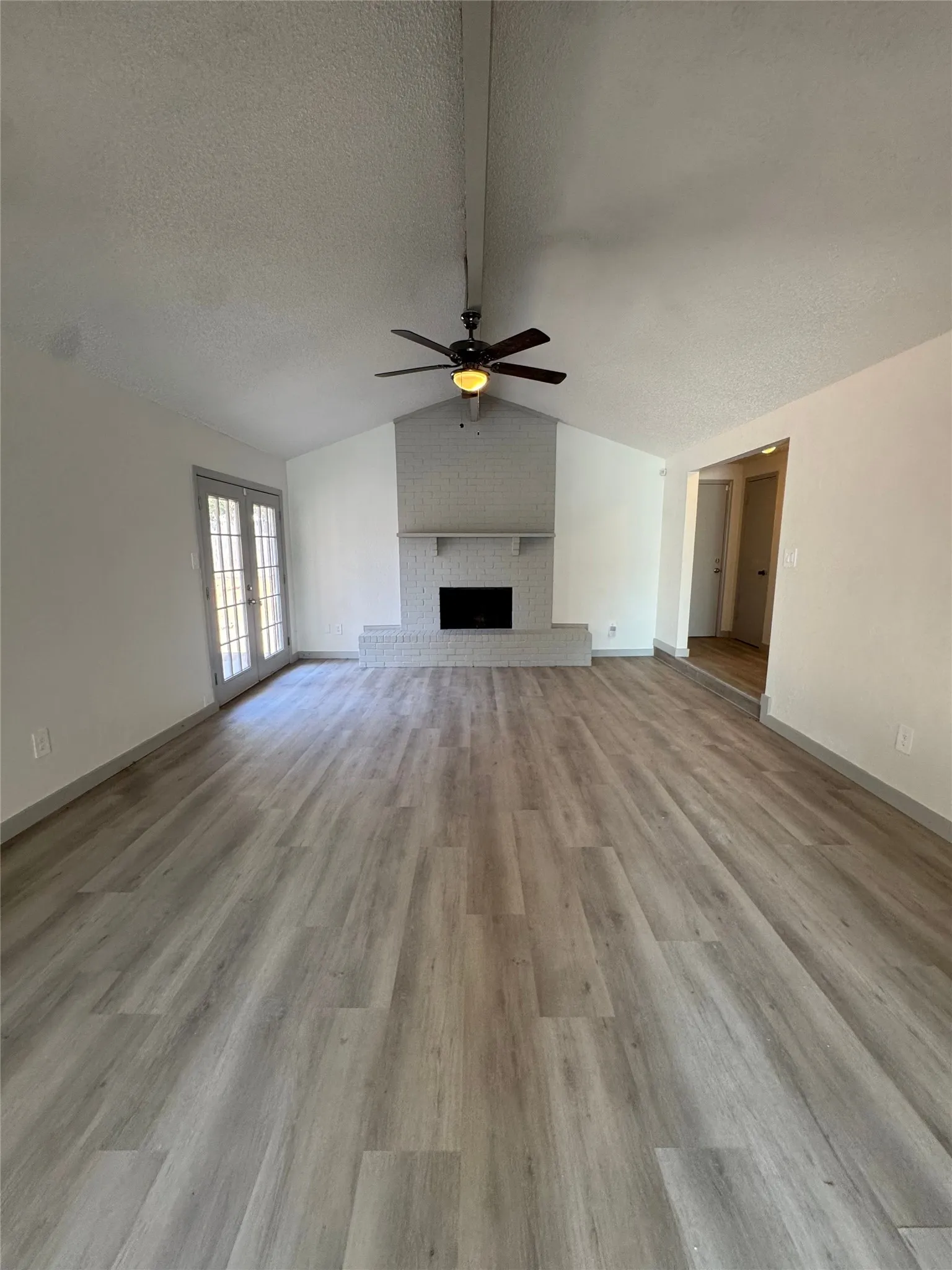 Single Family Residence For Rent in Tarrant County , 4900 French Wood Drive, Arlington, Texas 76016, 3 Bedroom, 2 Bathroom, 2 Garage spaces, 1,641 Sqft, built in 1977, mls#21374132, Real Estate Agent in Arlington, Homes For Rent in Tarrant county, Homes For Rent in Arlington, Realtor in Arlington Texas, Real Estate Brokerage Independent Realty Texas, Luminita Cordes Realtor