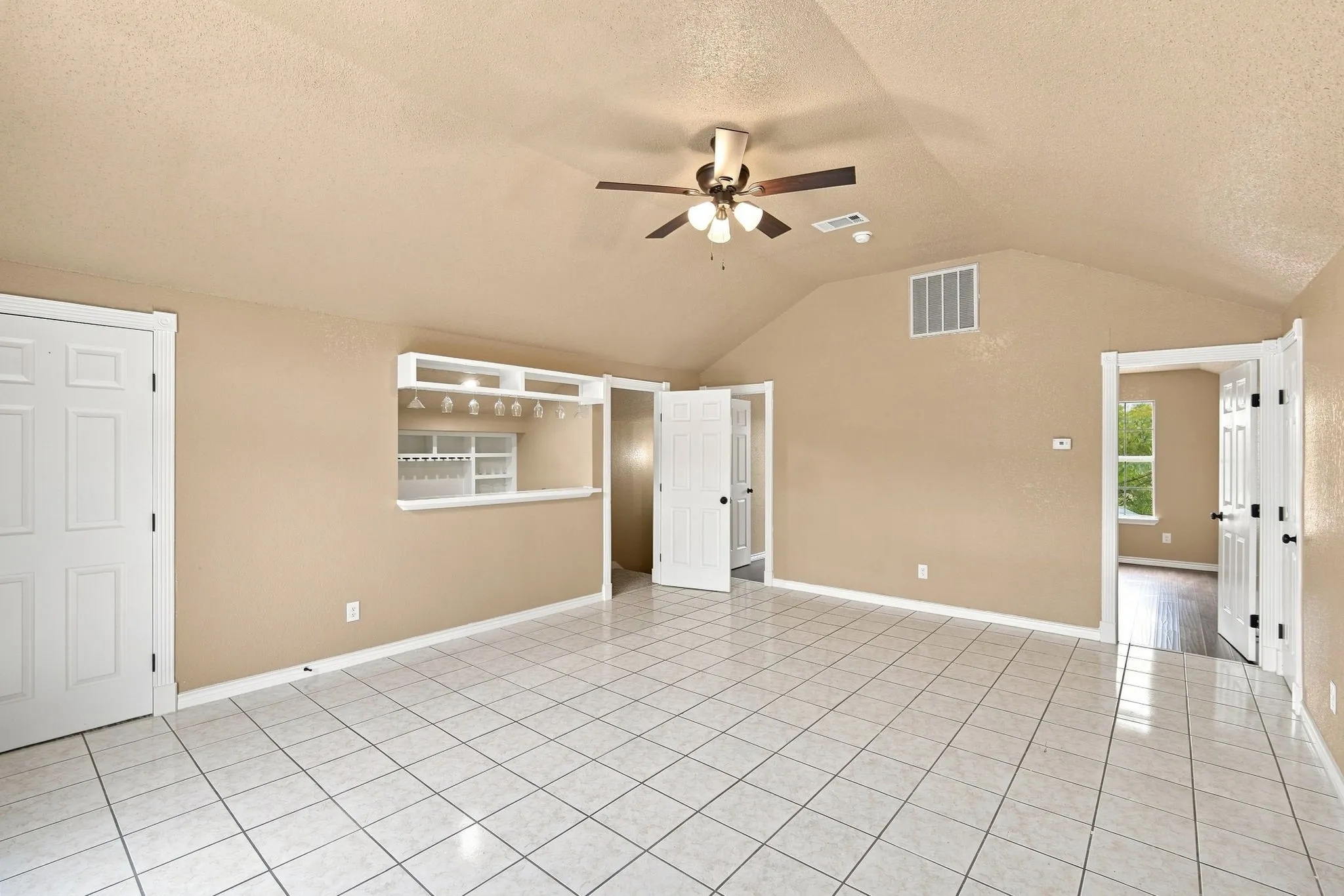 Single Family Residence For Sale in Johnson County , 1103 Chase Avenue, Cleburne, Texas 76031, 4 Bedroom, 3 Bathroom, 2 Garage spaces, 1,998 Sqft, built in 2002, mls#21374136, Real Estate Agent in Cleburne, Homes For Sale in Johnson county, Homes For Sale in Cleburne, Realtor in Cleburne Texas, Real Estate Brokerage Independent Realty Texas, Luminita Cordes Realtor