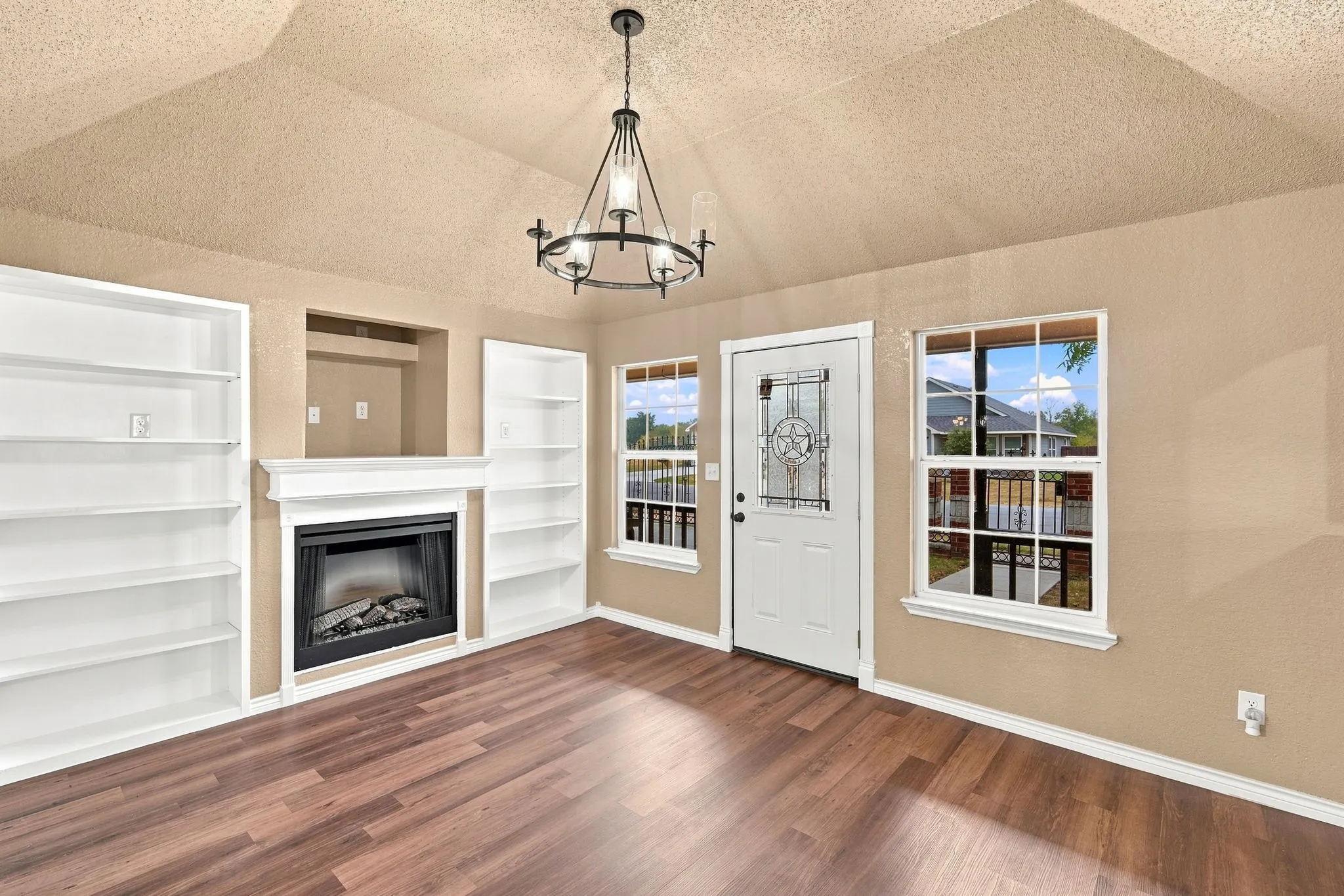 Single Family Residence For Sale in Johnson County , 1103 Chase Avenue, Cleburne, Texas 76031, 4 Bedroom, 3 Bathroom, 2 Garage spaces, 1,998 Sqft, built in 2002, mls#21374136, Real Estate Agent in Cleburne, Homes For Sale in Johnson county, Homes For Sale in Cleburne, Realtor in Cleburne Texas, Real Estate Brokerage Independent Realty Texas, Luminita Cordes Realtor