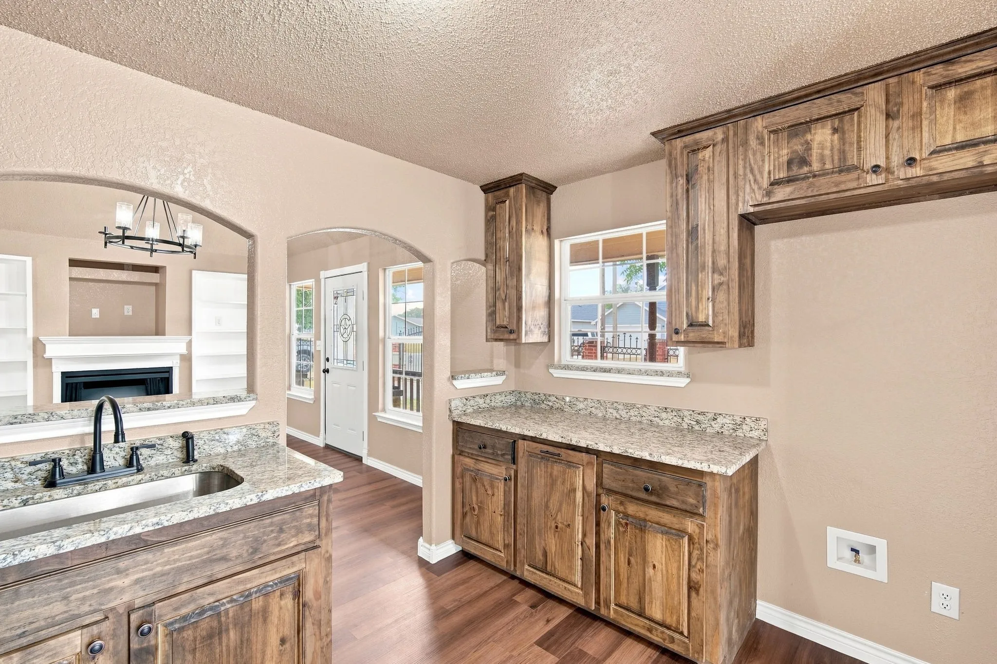 Single Family Residence For Sale in Johnson County , 1103 Chase Avenue, Cleburne, Texas 76031, 4 Bedroom, 3 Bathroom, 2 Garage spaces, 1,998 Sqft, built in 2002, mls#21374136, Real Estate Agent in Cleburne, Homes For Sale in Johnson county, Homes For Sale in Cleburne, Realtor in Cleburne Texas, Real Estate Brokerage Independent Realty Texas, Luminita Cordes Realtor