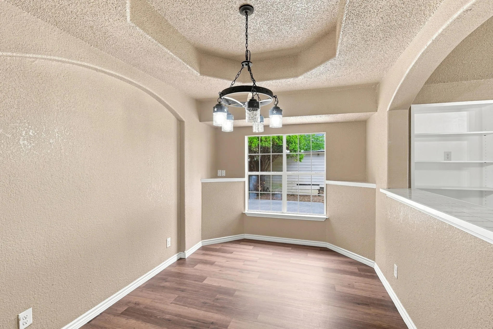 Single Family Residence For Sale in Johnson County , 1103 Chase Avenue, Cleburne, Texas 76031, 4 Bedroom, 3 Bathroom, 2 Garage spaces, 1,998 Sqft, built in 2002, mls#21374136, Real Estate Agent in Cleburne, Homes For Sale in Johnson county, Homes For Sale in Cleburne, Realtor in Cleburne Texas, Real Estate Brokerage Independent Realty Texas, Luminita Cordes Realtor