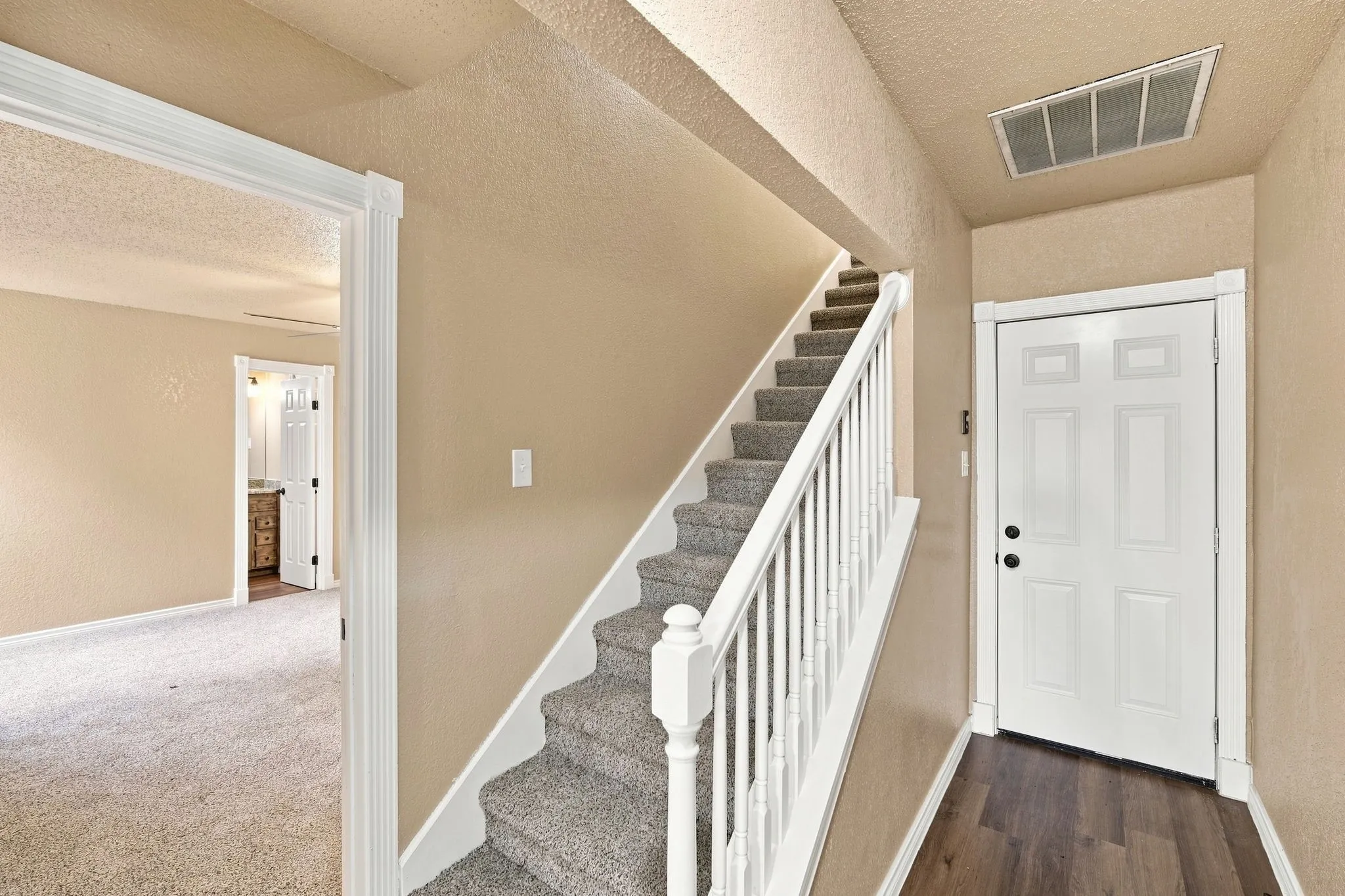 Single Family Residence For Sale in Johnson County , 1103 Chase Avenue, Cleburne, Texas 76031, 4 Bedroom, 3 Bathroom, 2 Garage spaces, 1,998 Sqft, built in 2002, mls#21374136, Real Estate Agent in Cleburne, Homes For Sale in Johnson county, Homes For Sale in Cleburne, Realtor in Cleburne Texas, Real Estate Brokerage Independent Realty Texas, Luminita Cordes Realtor