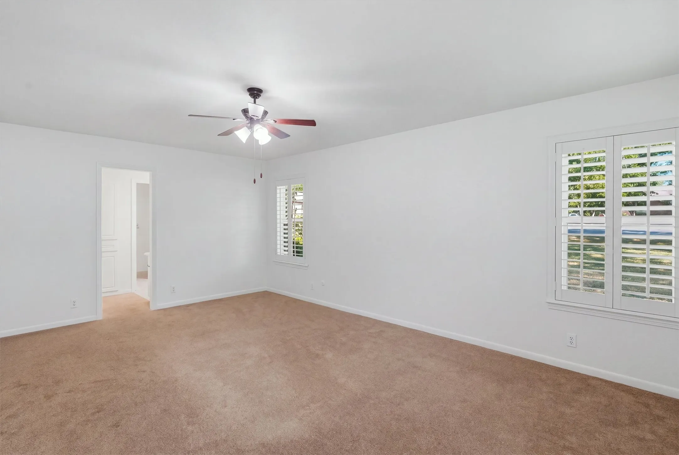 Single Family Residence For Sale in Hood County , 6116 Belvidere Circle, Granbury, Texas 76049, 3 Bedroom, 2 Bathroom, 4 Garage spaces, 2,022 Sqft, built in 1979, mls#21373992, Real Estate Agent in Granbury, Homes For Sale in Hood county, Homes For Sale in Granbury, Realtor in Granbury Texas, Real Estate Brokerage Independent Realty Texas, Luminita Cordes Realtor