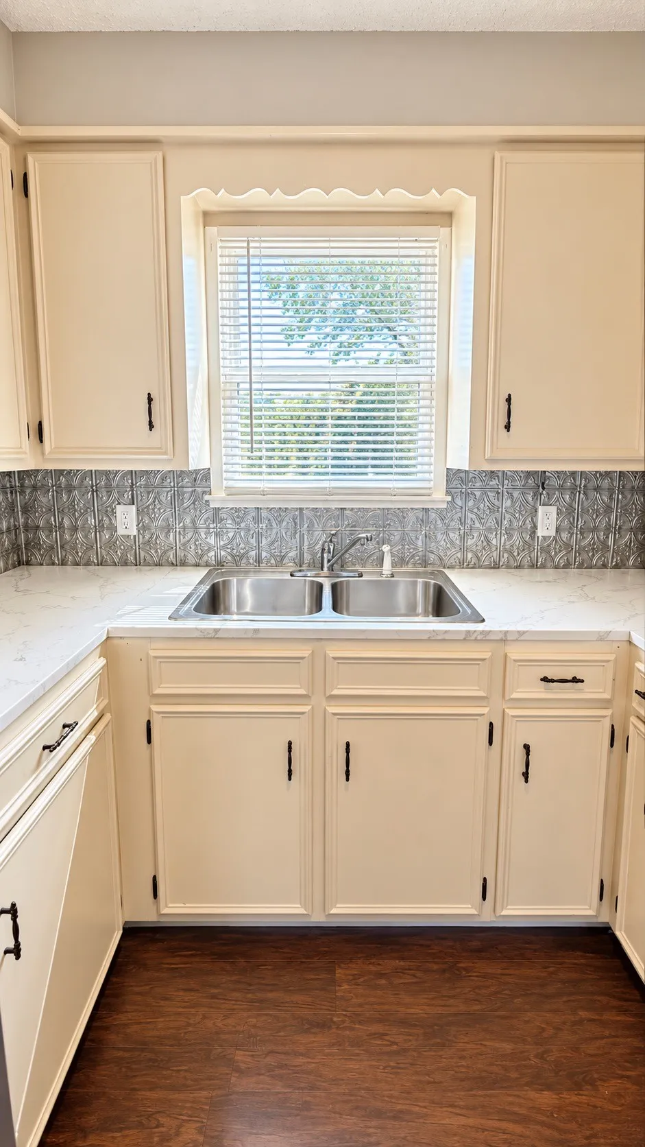 Single Family Residence For Rent in Taylor County , 3231 Ivy Lane, Abilene, Texas 79603, 3 Bedroom, 2 Bathroom, Garage spaces, 1,080 Sqft, built in 1959, mls#21374148, Real Estate Agent in Abilene, Homes For Rent in Taylor county, Homes For Rent in Abilene, Realtor in Abilene Texas, Real Estate Brokerage Independent Realty Texas, Luminita Cordes Realtor