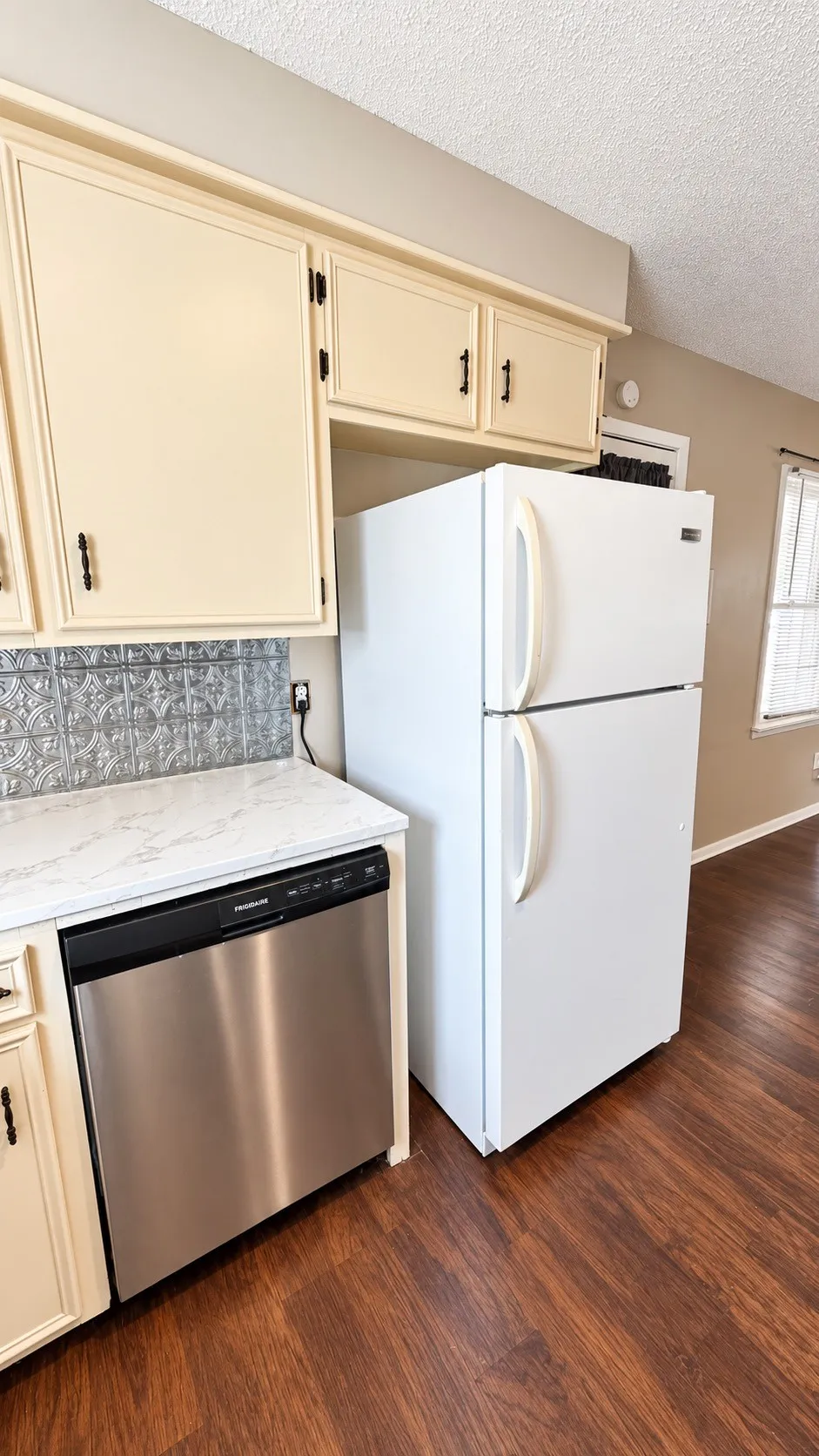 Single Family Residence For Rent in Taylor County , 3231 Ivy Lane, Abilene, Texas 79603, 3 Bedroom, 2 Bathroom, Garage spaces, 1,080 Sqft, built in 1959, mls#21374148, Real Estate Agent in Abilene, Homes For Rent in Taylor county, Homes For Rent in Abilene, Realtor in Abilene Texas, Real Estate Brokerage Independent Realty Texas, Luminita Cordes Realtor