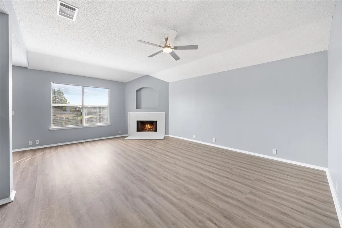 Single Family Residence For Rent in Dallas County , 1506 Waters Edge Drive, Glenn Heights, Texas 75154, 4 Bedroom, 2 Bathroom, 2 Garage spaces, 1,592 Sqft, built in 2005, mls#21373423, Real Estate Agent in Glenn Heights, Homes For Rent in Dallas county, Homes For Rent in Glenn Heights, Realtor in Glenn Heights Texas, Real Estate Brokerage Independent Realty Texas, Luminita Cordes Realtor
