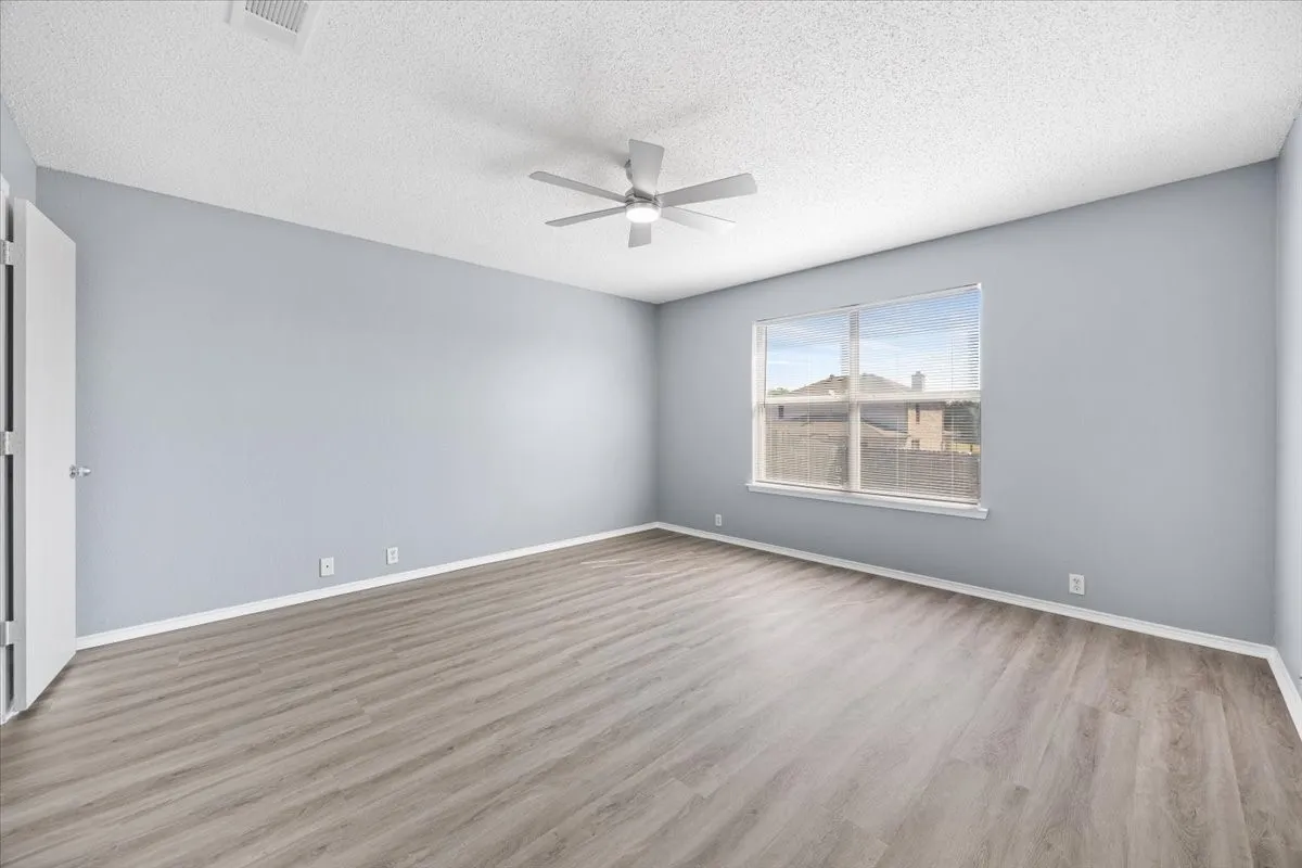 Single Family Residence For Rent in Dallas County , 1506 Waters Edge Drive, Glenn Heights, Texas 75154, 4 Bedroom, 2 Bathroom, 2 Garage spaces, 1,592 Sqft, built in 2005, mls#21373423, Real Estate Agent in Glenn Heights, Homes For Rent in Dallas county, Homes For Rent in Glenn Heights, Realtor in Glenn Heights Texas, Real Estate Brokerage Independent Realty Texas, Luminita Cordes Realtor