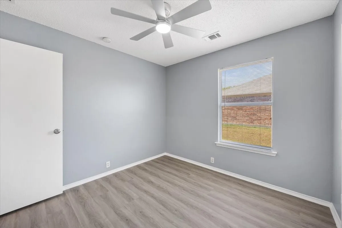 Single Family Residence For Rent in Dallas County , 1506 Waters Edge Drive, Glenn Heights, Texas 75154, 4 Bedroom, 2 Bathroom, 2 Garage spaces, 1,592 Sqft, built in 2005, mls#21373423, Real Estate Agent in Glenn Heights, Homes For Rent in Dallas county, Homes For Rent in Glenn Heights, Realtor in Glenn Heights Texas, Real Estate Brokerage Independent Realty Texas, Luminita Cordes Realtor