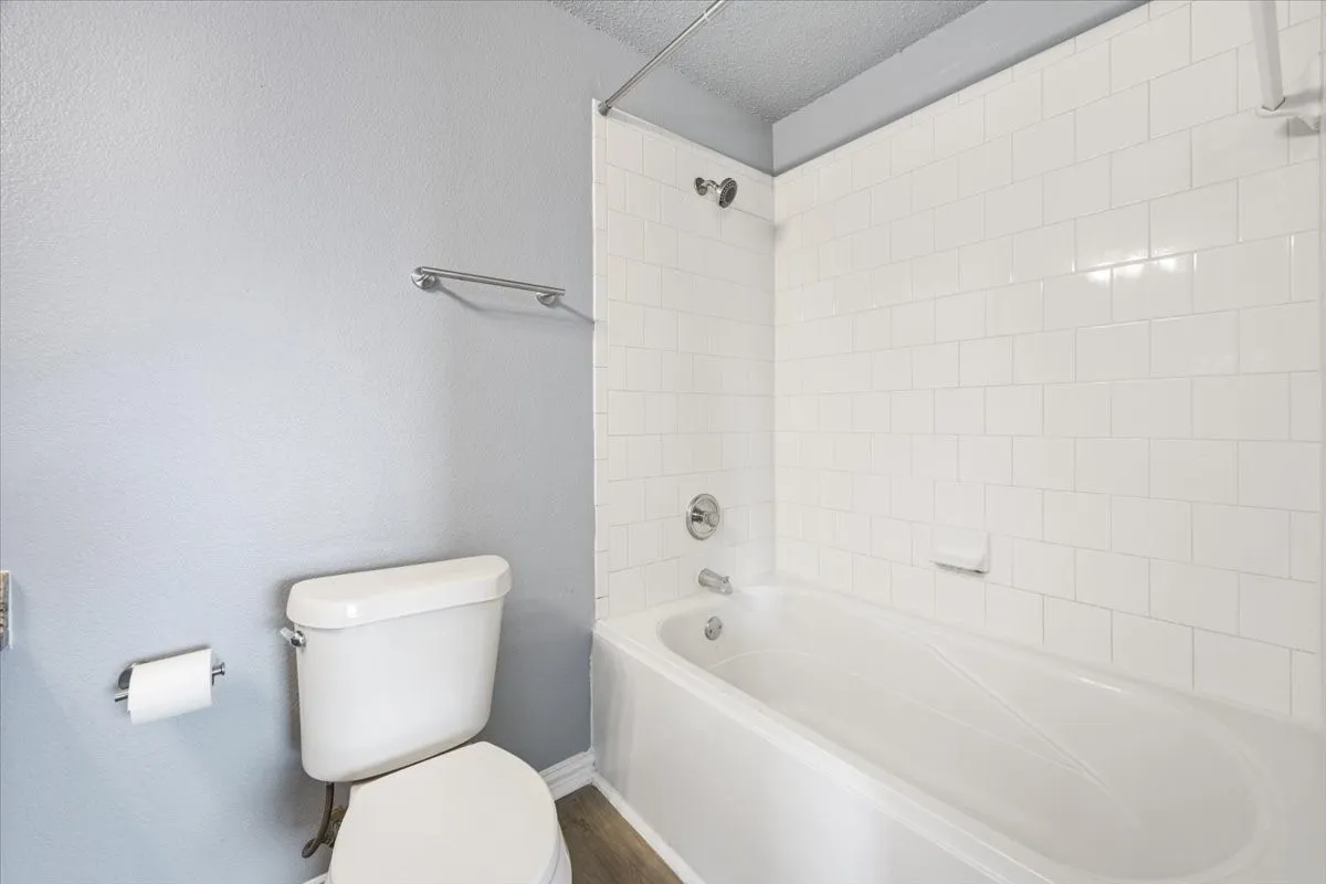 Single Family Residence For Rent in Dallas County , 1506 Waters Edge Drive, Glenn Heights, Texas 75154, 4 Bedroom, 2 Bathroom, 2 Garage spaces, 1,592 Sqft, built in 2005, mls#21373423, Real Estate Agent in Glenn Heights, Homes For Rent in Dallas county, Homes For Rent in Glenn Heights, Realtor in Glenn Heights Texas, Real Estate Brokerage Independent Realty Texas, Luminita Cordes Realtor