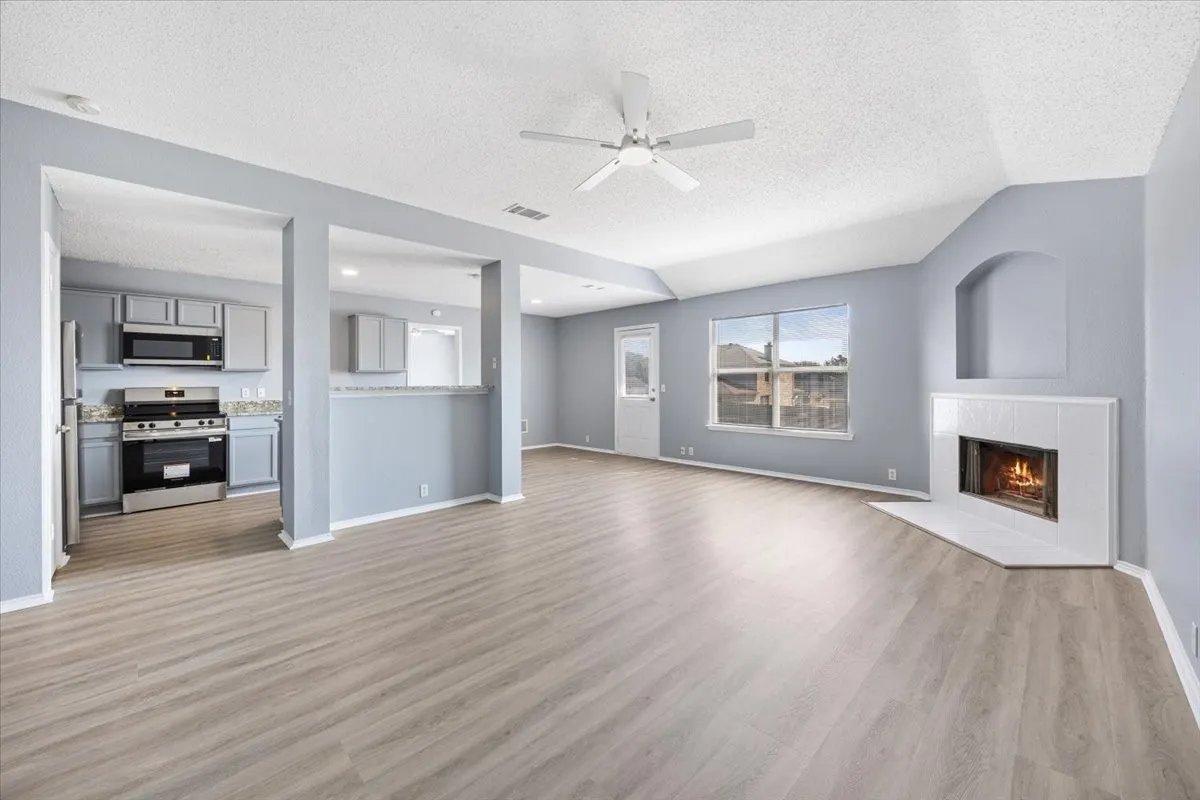 Single Family Residence For Rent in Dallas County , 1506 Waters Edge Drive, Glenn Heights, Texas 75154, 4 Bedroom, 2 Bathroom, 2 Garage spaces, 1,592 Sqft, built in 2005, mls#21373423, Real Estate Agent in Glenn Heights, Homes For Rent in Dallas county, Homes For Rent in Glenn Heights, Realtor in Glenn Heights Texas, Real Estate Brokerage Independent Realty Texas, Luminita Cordes Realtor