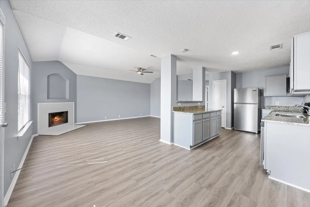 Single Family Residence For Rent in Dallas County , 1506 Waters Edge Drive, Glenn Heights, Texas 75154, 4 Bedroom, 2 Bathroom, 2 Garage spaces, 1,592 Sqft, built in 2005, mls#21373423, Real Estate Agent in Glenn Heights, Homes For Rent in Dallas county, Homes For Rent in Glenn Heights, Realtor in Glenn Heights Texas, Real Estate Brokerage Independent Realty Texas, Luminita Cordes Realtor