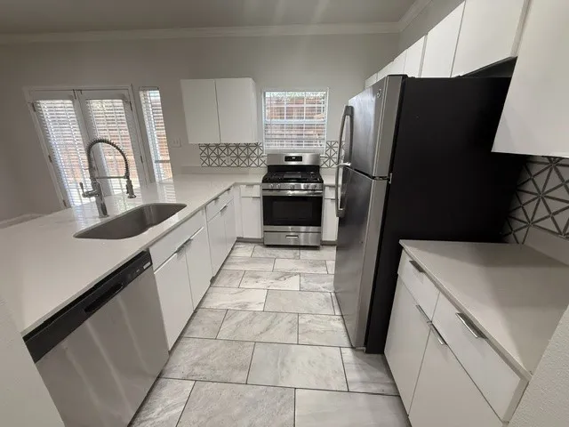 Apartment For Rent in Dallas County , 4125 Holland Avenue 203, Dallas, Texas 75219, 2 Bedroom, 3 Bathroom, Garage spaces, 1,500 Sqft, built in 1998, mls#21373751, Real Estate Agent in Dallas, Homes For Rent in Dallas county, Homes For Rent in Dallas, Realtor in Dallas Texas, Real Estate Brokerage Independent Realty Texas, Luminita Cordes Realtor