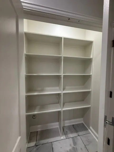 Apartment For Rent in Dallas County , 4125 Holland Avenue 203, Dallas, Texas 75219, 2 Bedroom, 3 Bathroom, Garage spaces, 1,500 Sqft, built in 1998, mls#21373751, Real Estate Agent in Dallas, Homes For Rent in Dallas county, Homes For Rent in Dallas, Realtor in Dallas Texas, Real Estate Brokerage Independent Realty Texas, Luminita Cordes Realtor