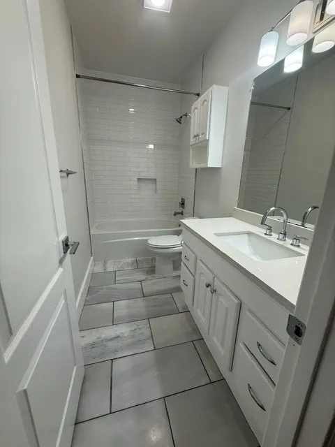 Apartment For Rent in Dallas County , 4125 Holland Avenue 203, Dallas, Texas 75219, 2 Bedroom, 3 Bathroom, Garage spaces, 1,500 Sqft, built in 1998, mls#21373751, Real Estate Agent in Dallas, Homes For Rent in Dallas county, Homes For Rent in Dallas, Realtor in Dallas Texas, Real Estate Brokerage Independent Realty Texas, Luminita Cordes Realtor