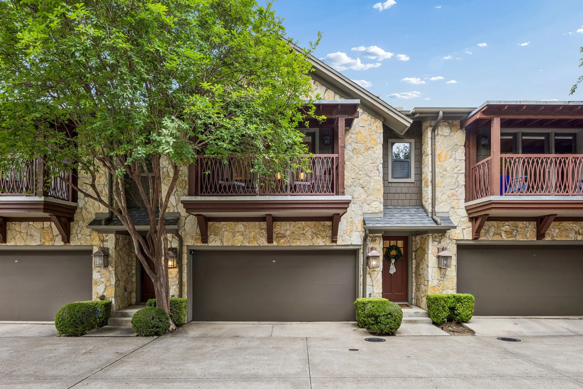 Townhouse For Rent in Dallas County , 5109 Dillard Lane, Dallas, Texas 75209, 2 Bedroom, 2 Bathroom, 2 Garage spaces, 1,580 Sqft, built in 2005, mls#21374159, Real Estate Agent in Dallas, Homes For Rent in Dallas county, Homes For Rent in Dallas, Realtor in Dallas Texas, Real Estate Brokerage Independent Realty Texas, Luminita Cordes Realtor