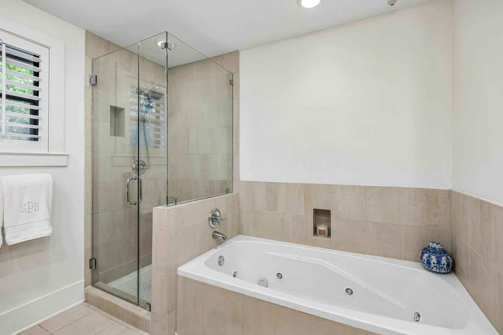 Townhouse For Rent in Dallas County , 5109 Dillard Lane, Dallas, Texas 75209, 2 Bedroom, 2 Bathroom, 2 Garage spaces, 1,580 Sqft, built in 2005, mls#21374159, Real Estate Agent in Dallas, Homes For Rent in Dallas county, Homes For Rent in Dallas, Realtor in Dallas Texas, Real Estate Brokerage Independent Realty Texas, Luminita Cordes Realtor