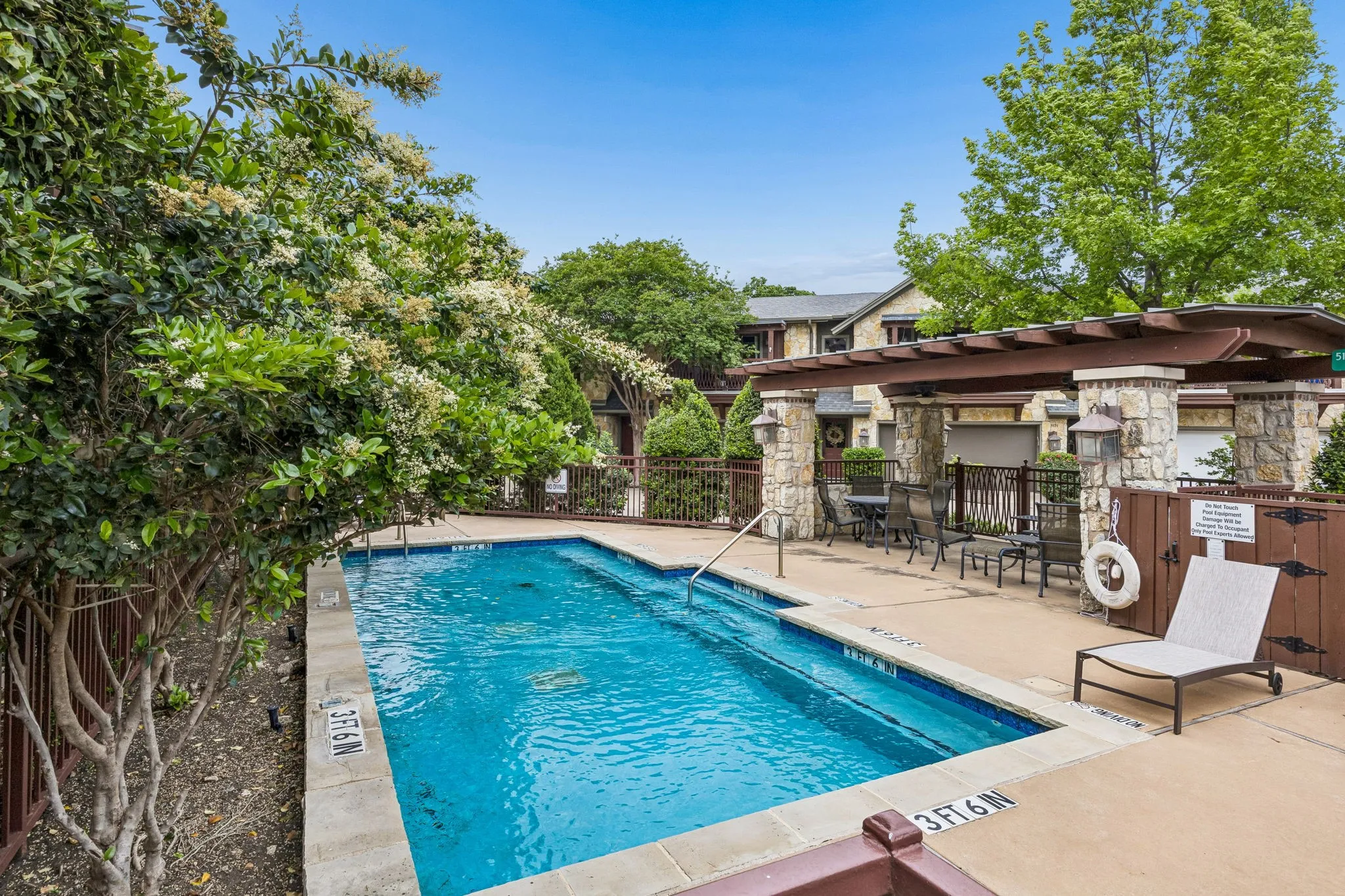 Townhouse For Rent in Dallas County , 5109 Dillard Lane, Dallas, Texas 75209, 2 Bedroom, 2 Bathroom, 2 Garage spaces, 1,580 Sqft, built in 2005, mls#21374159, Real Estate Agent in Dallas, Homes For Rent in Dallas county, Homes For Rent in Dallas, Realtor in Dallas Texas, Real Estate Brokerage Independent Realty Texas, Luminita Cordes Realtor