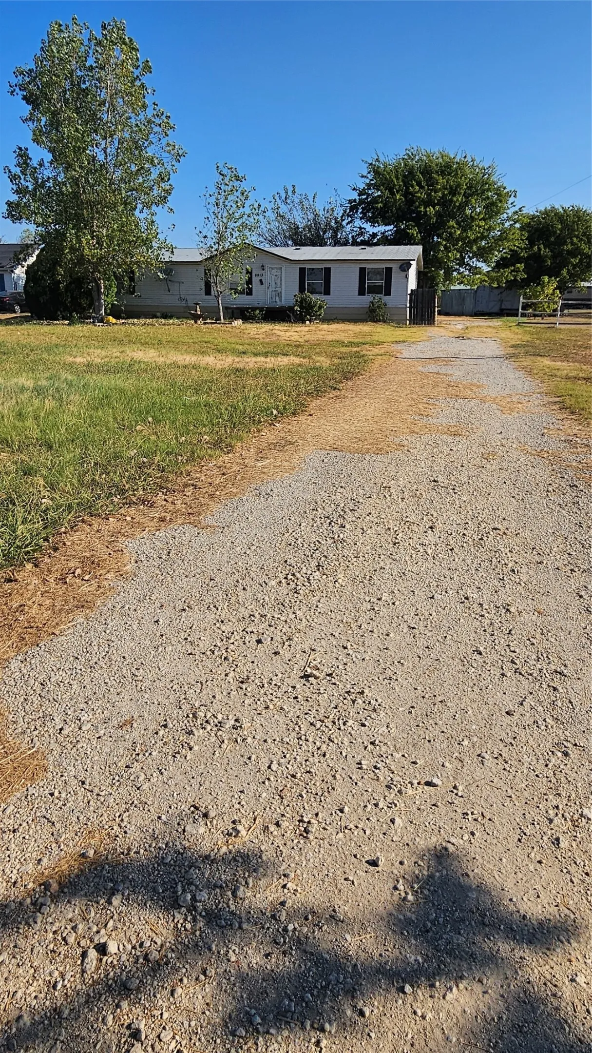 Mobile Home For Sale in Johnson County , 8913 Holly Road, Alvarado, Texas 76009, 3 Bedroom, 2 Bathroom, Garage spaces, 1,568 Sqft, built in 0, mls#21374107, Real Estate Agent in Alvarado, Homes For Sale in Johnson county, Homes For Sale in Alvarado, Realtor in Alvarado Texas, Real Estate Brokerage Independent Realty Texas, Luminita Cordes Realtor