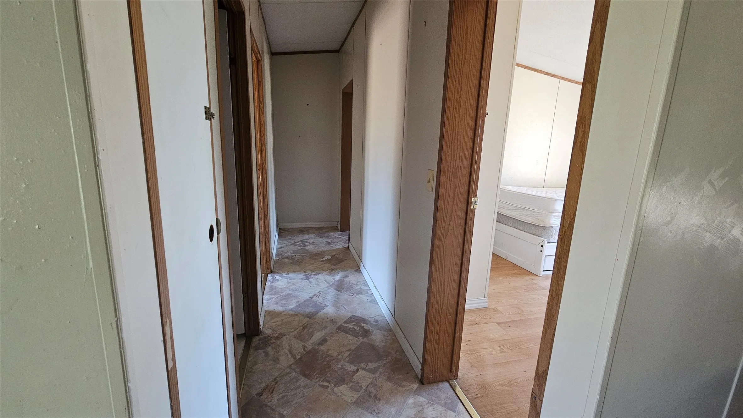 Mobile Home For Sale in Johnson County , 8913 Holly Road, Alvarado, Texas 76009, 3 Bedroom, 2 Bathroom, Garage spaces, 1,568 Sqft, built in 0, mls#21374107, Real Estate Agent in Alvarado, Homes For Sale in Johnson county, Homes For Sale in Alvarado, Realtor in Alvarado Texas, Real Estate Brokerage Independent Realty Texas, Luminita Cordes Realtor