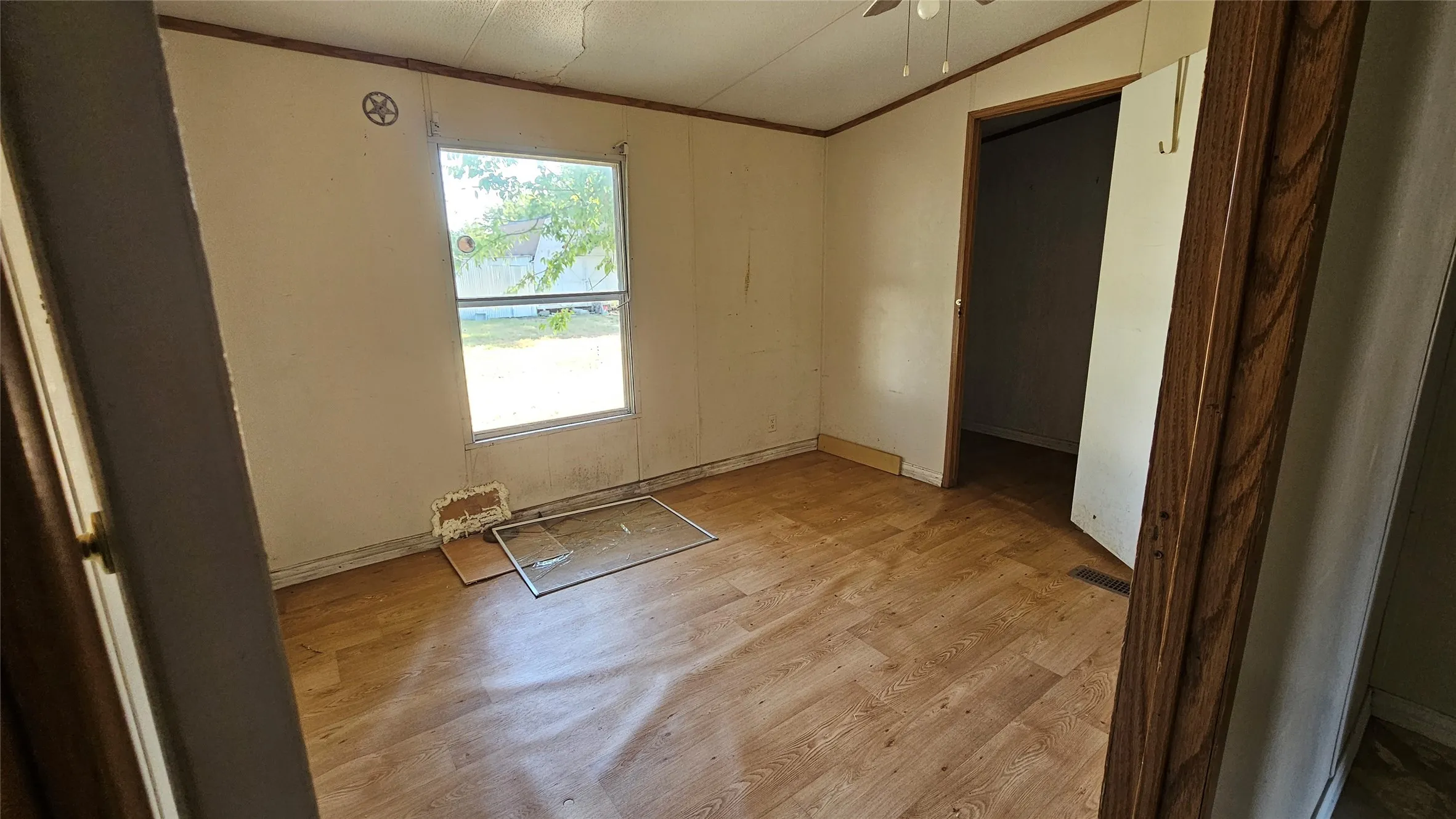 Mobile Home For Sale in Johnson County , 8913 Holly Road, Alvarado, Texas 76009, 3 Bedroom, 2 Bathroom, Garage spaces, 1,568 Sqft, built in 0, mls#21374107, Real Estate Agent in Alvarado, Homes For Sale in Johnson county, Homes For Sale in Alvarado, Realtor in Alvarado Texas, Real Estate Brokerage Independent Realty Texas, Luminita Cordes Realtor