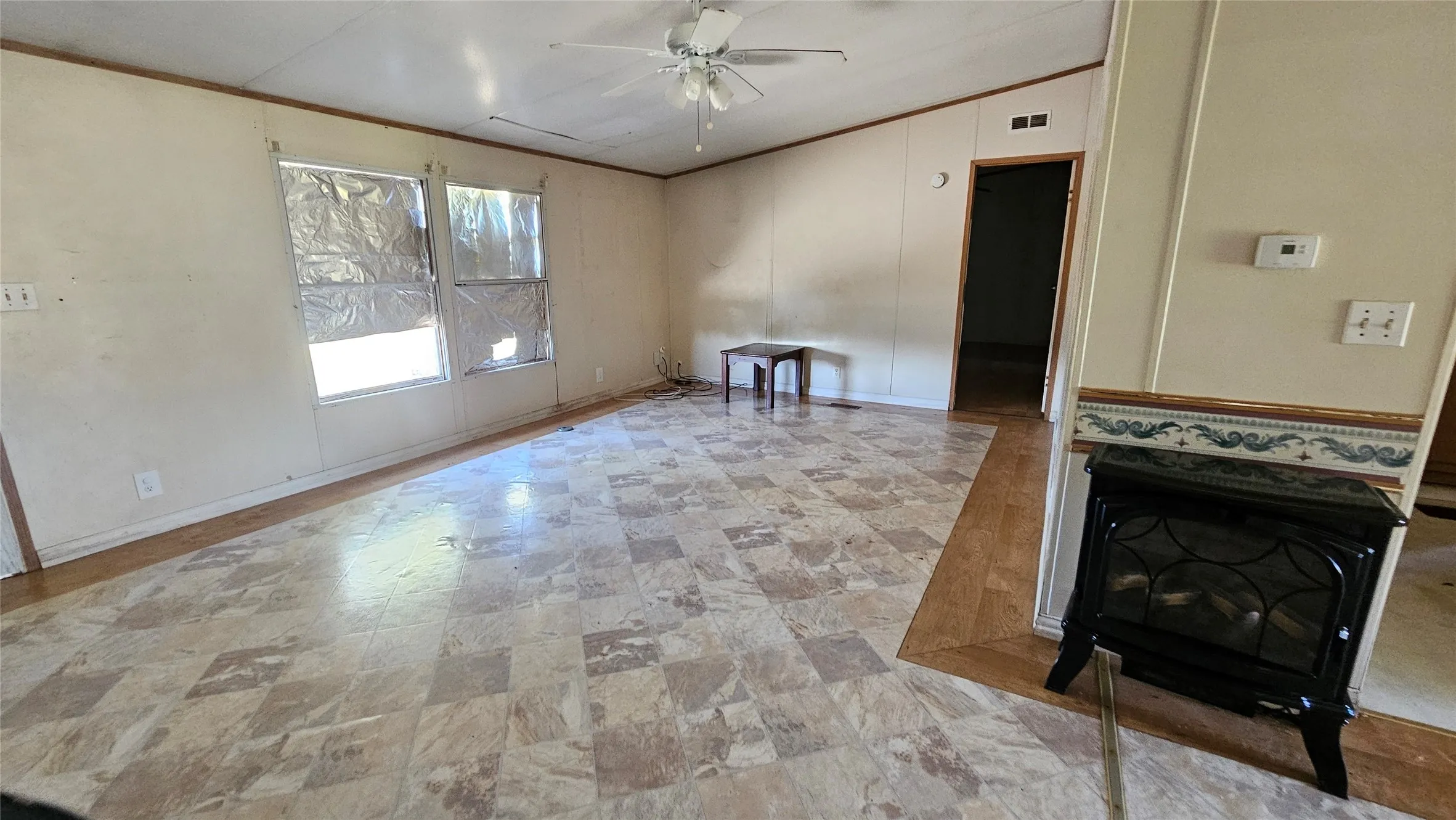 Mobile Home For Sale in Johnson County , 8913 Holly Road, Alvarado, Texas 76009, 3 Bedroom, 2 Bathroom, Garage spaces, 1,568 Sqft, built in 0, mls#21374107, Real Estate Agent in Alvarado, Homes For Sale in Johnson county, Homes For Sale in Alvarado, Realtor in Alvarado Texas, Real Estate Brokerage Independent Realty Texas, Luminita Cordes Realtor