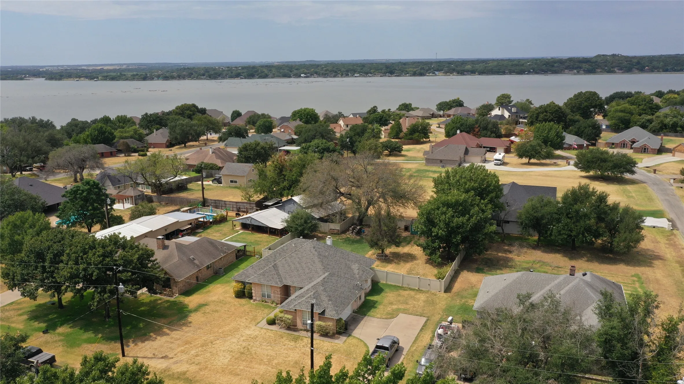 Single Family Residence For Sale in Hood County , 3904 Santa Cruz Street, Granbury, Texas 76049, 4 Bedroom, 2 Bathroom, 2 Garage spaces, 2,301 Sqft, built in 1995, mls#21367157, Real Estate Agent in Granbury, Homes For Sale in Hood county, Homes For Sale in Granbury, Realtor in Granbury Texas, Real Estate Brokerage Independent Realty Texas, Luminita Cordes Realtor