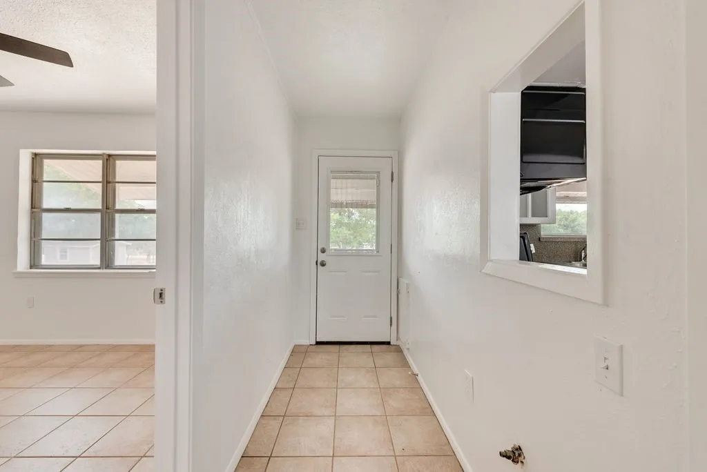 Single Family Residence For Sale in Parker County , 3006 Inspiration Drive, Hudson Oaks, Texas 76087, 3 Bedroom, 2 Bathroom, Garage spaces, 1,664 Sqft, built in 1970, mls#21374179, Real Estate Agent in Hudson Oaks, Homes For Sale in Parker county, Homes For Sale in Hudson Oaks, Realtor in Hudson Oaks Texas, Real Estate Brokerage Independent Realty Texas, Luminita Cordes Realtor