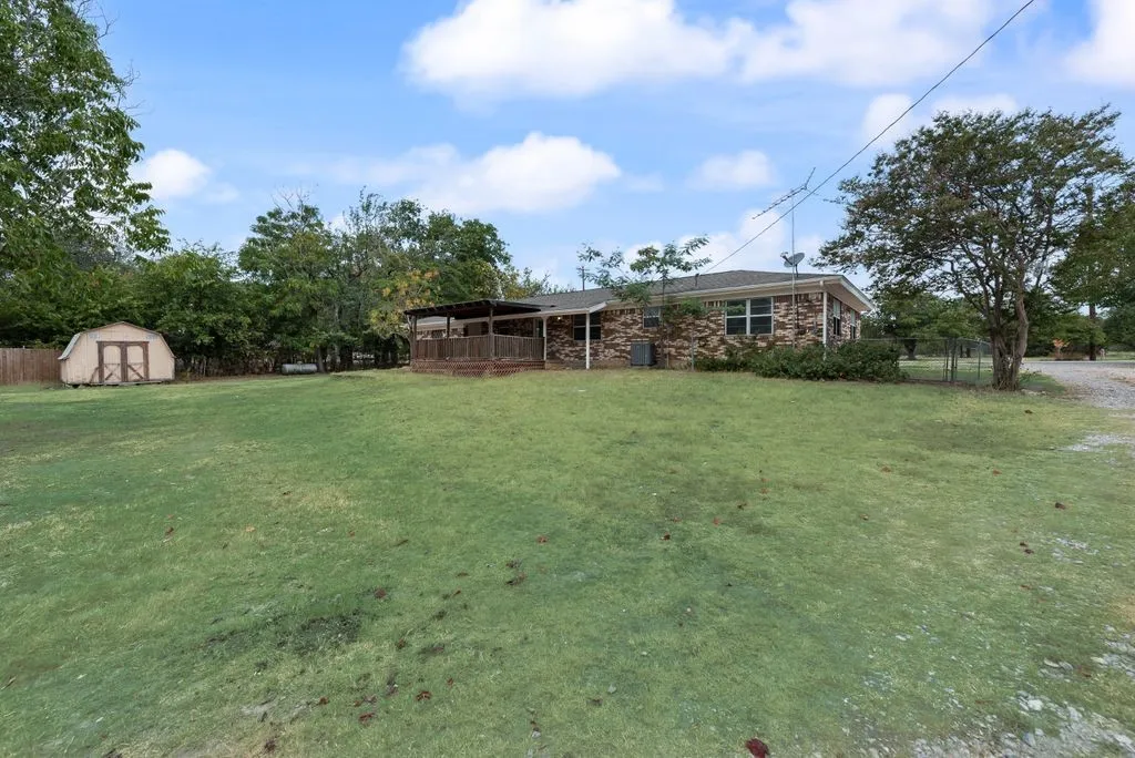 Single Family Residence For Sale in Parker County , 3006 Inspiration Drive, Hudson Oaks, Texas 76087, 3 Bedroom, 2 Bathroom, Garage spaces, 1,664 Sqft, built in 1970, mls#21374179, Real Estate Agent in Hudson Oaks, Homes For Sale in Parker county, Homes For Sale in Hudson Oaks, Realtor in Hudson Oaks Texas, Real Estate Brokerage Independent Realty Texas, Luminita Cordes Realtor