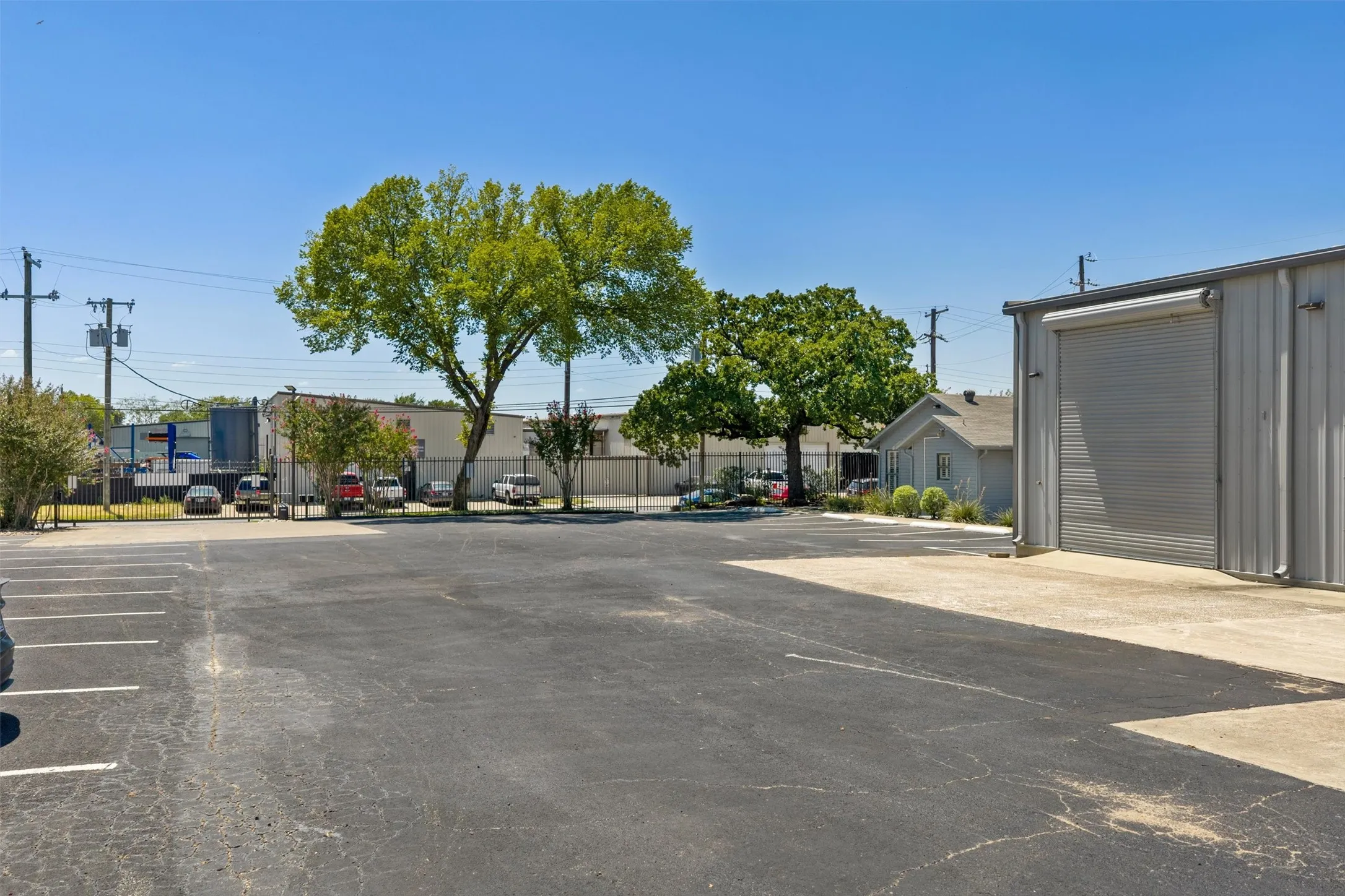 Industrial For Sale in Dallas County , 2655 Myrtle Springs Avenue, Dallas, Texas 75220, 0, 0, Garage spaces, 0 Sqft, built in 1985, mls#21365276, Real Estate Agent in Dallas, Homes For Sale in Dallas county, Homes For Sale in Dallas, Realtor in Dallas Texas, Real Estate Brokerage Independent Realty Texas, Luminita Cordes Realtor