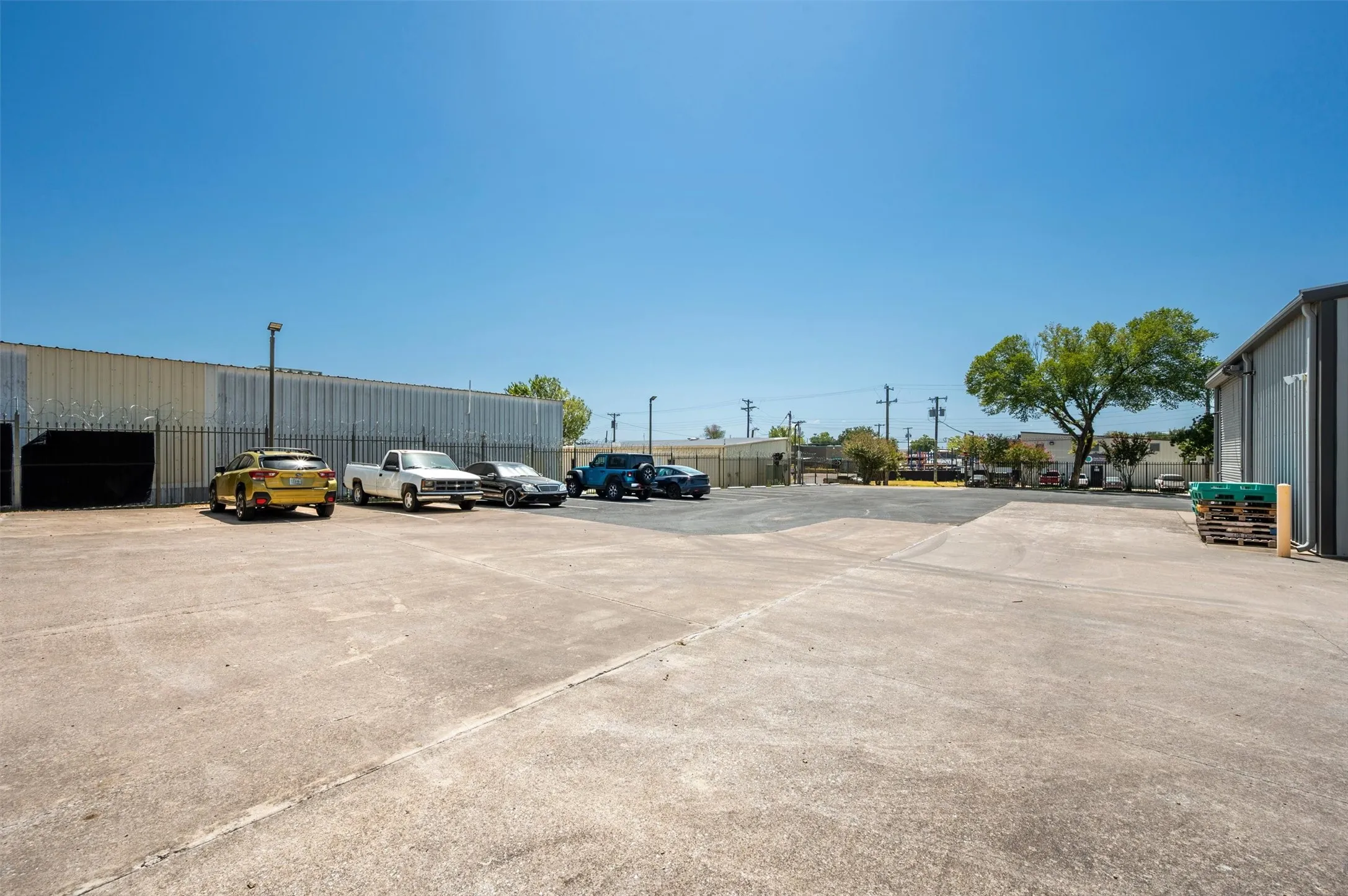 Industrial For Sale in Dallas County , 2655 Myrtle Springs Avenue, Dallas, Texas 75220, 0, 0, Garage spaces, 0 Sqft, built in 1985, mls#21365276, Real Estate Agent in Dallas, Homes For Sale in Dallas county, Homes For Sale in Dallas, Realtor in Dallas Texas, Real Estate Brokerage Independent Realty Texas, Luminita Cordes Realtor