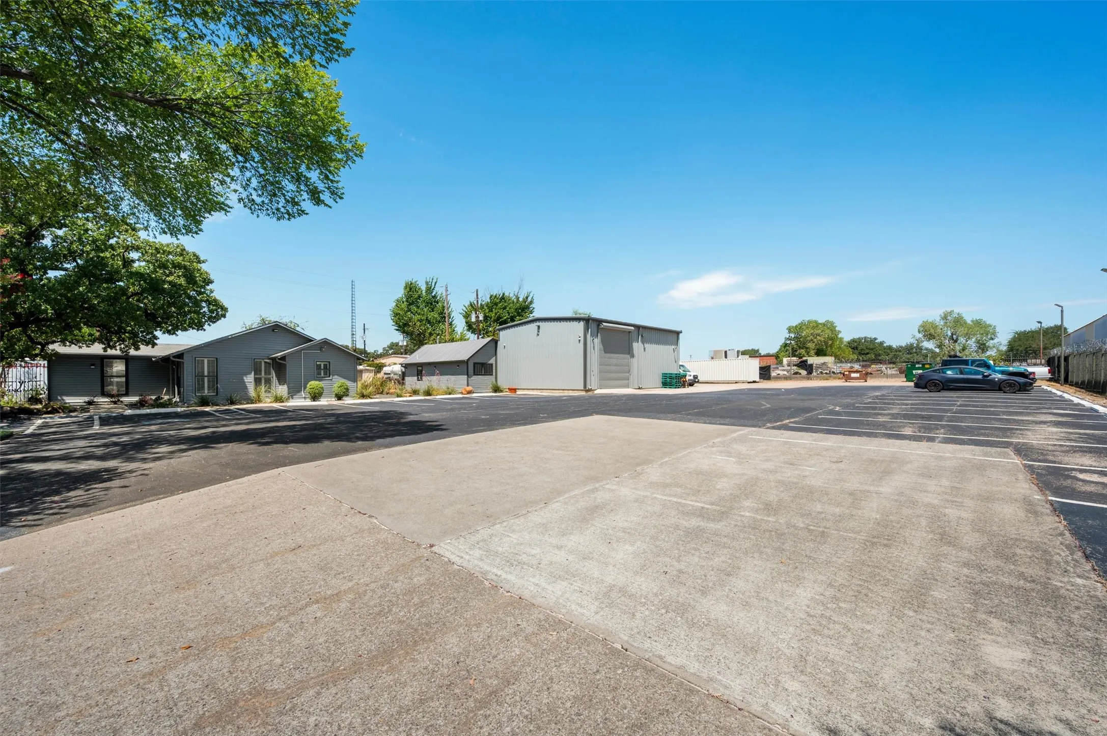Industrial For Sale in Dallas County , 2655 Myrtle Springs Avenue, Dallas, Texas 75220, 0, 0, Garage spaces, 0 Sqft, built in 1985, mls#21365276, Real Estate Agent in Dallas, Homes For Sale in Dallas county, Homes For Sale in Dallas, Realtor in Dallas Texas, Real Estate Brokerage Independent Realty Texas, Luminita Cordes Realtor