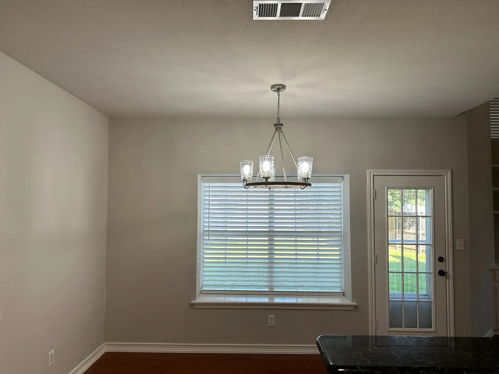 Single Family Residence For Rent in Denton County , 4108 1 Place Lane, Flower Mound, Texas 75028, 3 Bedroom, 3 Bathroom, 2 Garage spaces, 1,383 Sqft, built in 1995, mls#21374175, Real Estate Agent in Flower Mound, Homes For Rent in Denton county, Homes For Rent in Flower Mound, Realtor in Flower Mound Texas, Real Estate Brokerage Independent Realty Texas, Luminita Cordes Realtor