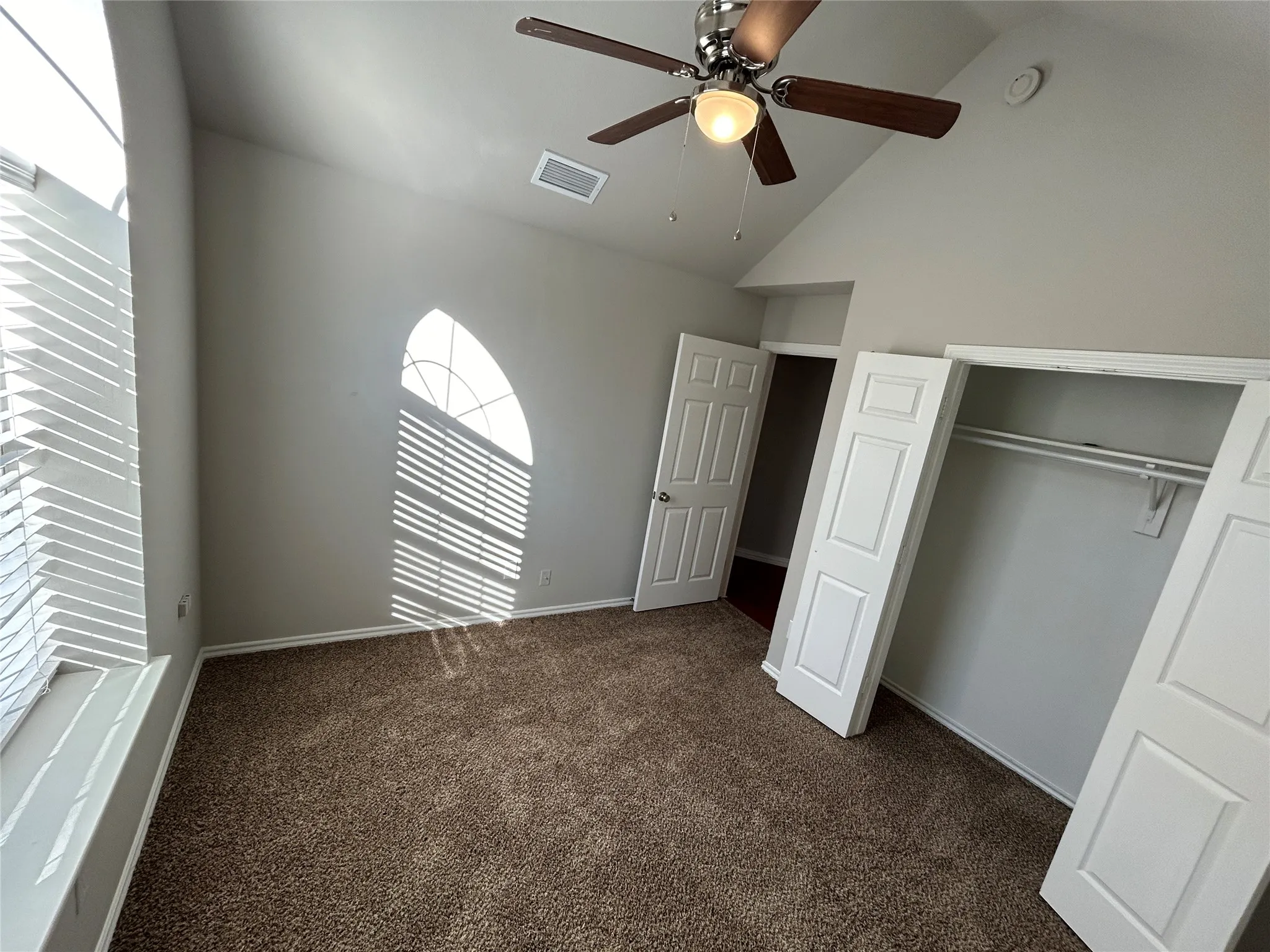 Single Family Residence For Rent in Denton County , 4108 1 Place Lane, Flower Mound, Texas 75028, 3 Bedroom, 3 Bathroom, 2 Garage spaces, 1,383 Sqft, built in 1995, mls#21374175, Real Estate Agent in Flower Mound, Homes For Rent in Denton county, Homes For Rent in Flower Mound, Realtor in Flower Mound Texas, Real Estate Brokerage Independent Realty Texas, Luminita Cordes Realtor