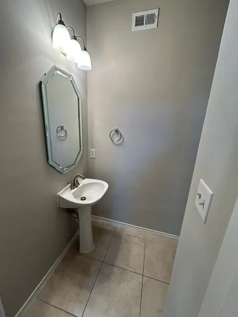 Single Family Residence For Rent in Denton County , 4108 1 Place Lane, Flower Mound, Texas 75028, 3 Bedroom, 3 Bathroom, 2 Garage spaces, 1,383 Sqft, built in 1995, mls#21374175, Real Estate Agent in Flower Mound, Homes For Rent in Denton county, Homes For Rent in Flower Mound, Realtor in Flower Mound Texas, Real Estate Brokerage Independent Realty Texas, Luminita Cordes Realtor