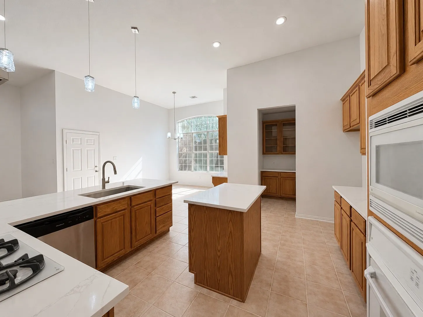 Single Family Residence For Rent in Collin County , 5401 Keating Court, Richardson, Texas 75082, 4 Bedroom, 3 Bathroom, 2 Garage spaces, 2,551 Sqft, built in 1997, mls#21370720, Real Estate Agent in Richardson, Homes For Rent in Collin county, Homes For Rent in Richardson, Realtor in Richardson Texas, Real Estate Brokerage Independent Realty Texas, Luminita Cordes Realtor