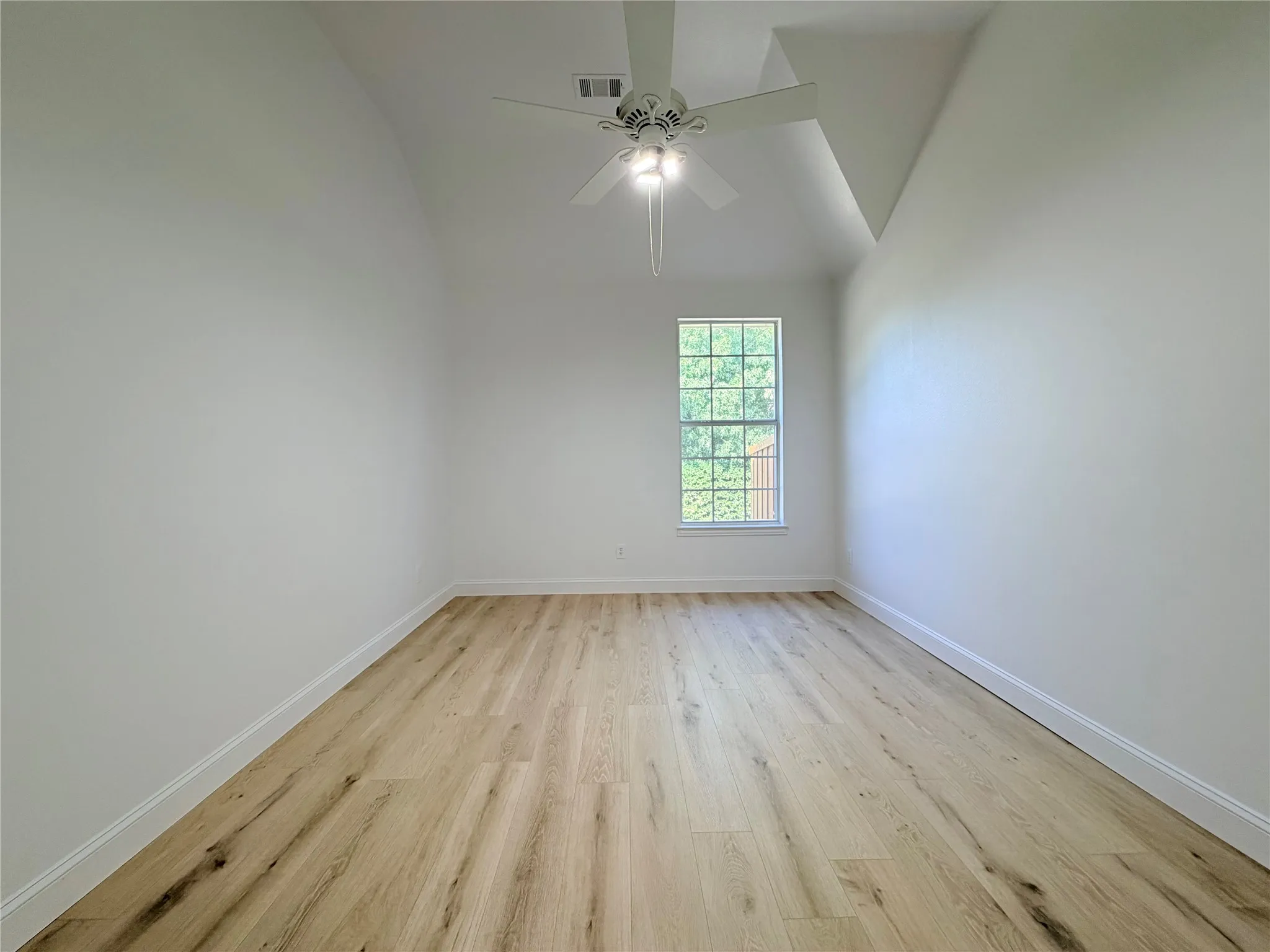Single Family Residence For Rent in Collin County , 5401 Keating Court, Richardson, Texas 75082, 4 Bedroom, 3 Bathroom, 2 Garage spaces, 2,551 Sqft, built in 1997, mls#21370720, Real Estate Agent in Richardson, Homes For Rent in Collin county, Homes For Rent in Richardson, Realtor in Richardson Texas, Real Estate Brokerage Independent Realty Texas, Luminita Cordes Realtor