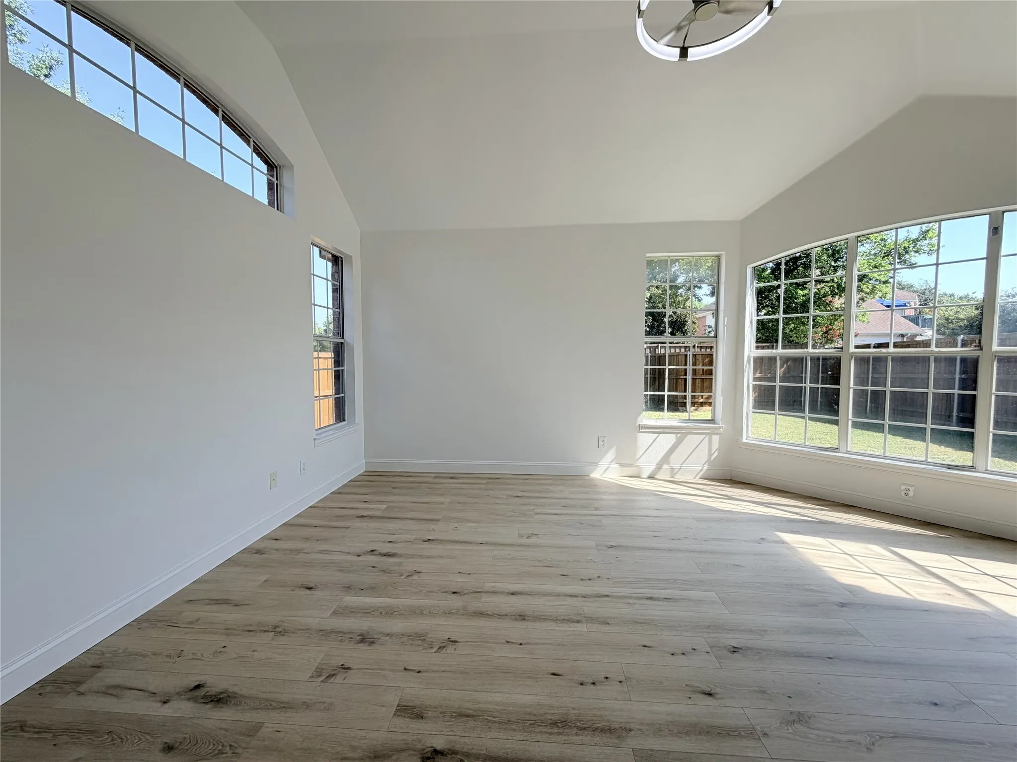 Single Family Residence For Rent in Collin County , 5401 Keating Court, Richardson, Texas 75082, 4 Bedroom, 3 Bathroom, 2 Garage spaces, 2,551 Sqft, built in 1997, mls#21370720, Real Estate Agent in Richardson, Homes For Rent in Collin county, Homes For Rent in Richardson, Realtor in Richardson Texas, Real Estate Brokerage Independent Realty Texas, Luminita Cordes Realtor