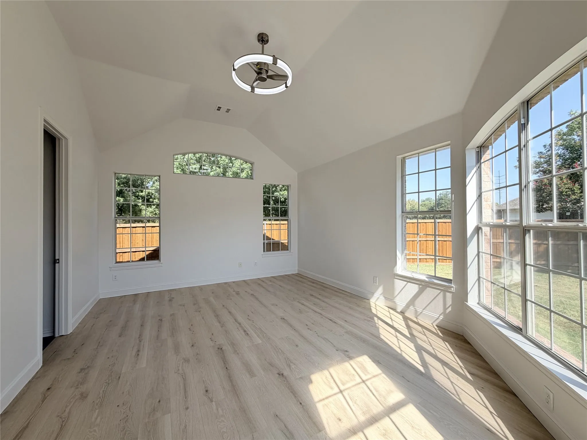 Single Family Residence For Rent in Collin County , 5401 Keating Court, Richardson, Texas 75082, 4 Bedroom, 3 Bathroom, 2 Garage spaces, 2,551 Sqft, built in 1997, mls#21370720, Real Estate Agent in Richardson, Homes For Rent in Collin county, Homes For Rent in Richardson, Realtor in Richardson Texas, Real Estate Brokerage Independent Realty Texas, Luminita Cordes Realtor