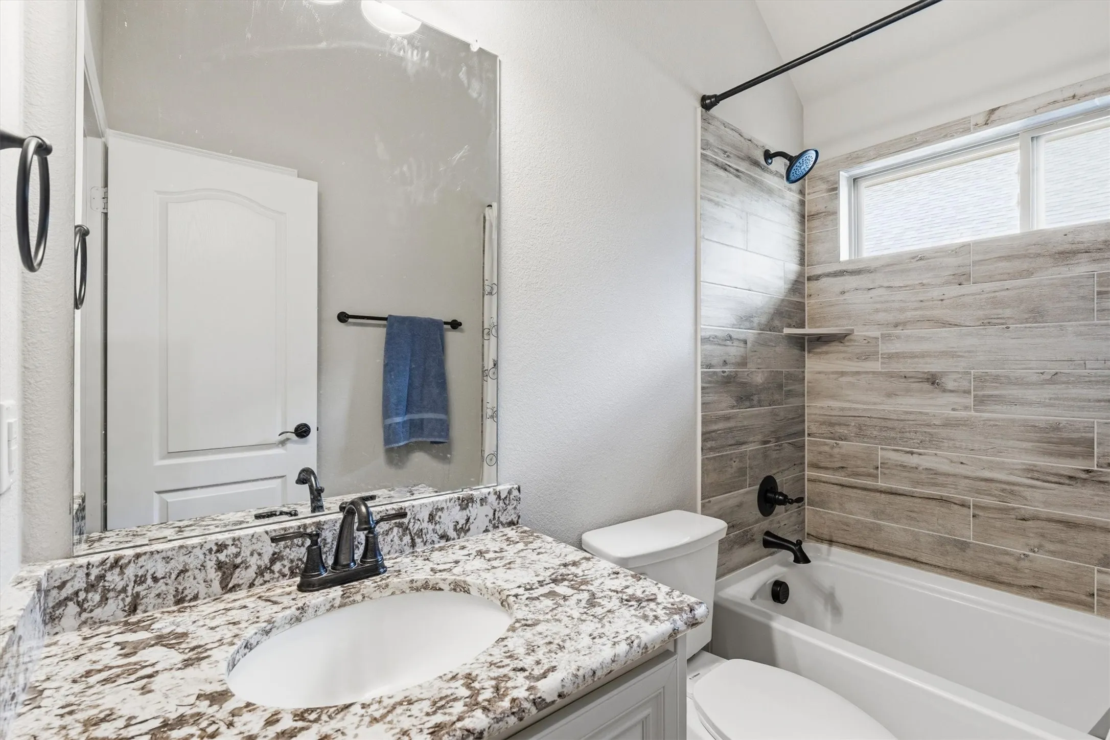 Single Family Residence For Sale in Collin County , 211 Nickolas Drive, Princeton, Texas 75407, 3 Bedroom, 2 Bathroom, 2 Garage spaces, 1,606 Sqft, built in 2021, mls#21372607, Real Estate Agent in Princeton, Homes For Sale in Collin county, Homes For Sale in Princeton, Realtor in Princeton Texas, Real Estate Brokerage Independent Realty Texas, Luminita Cordes Realtor