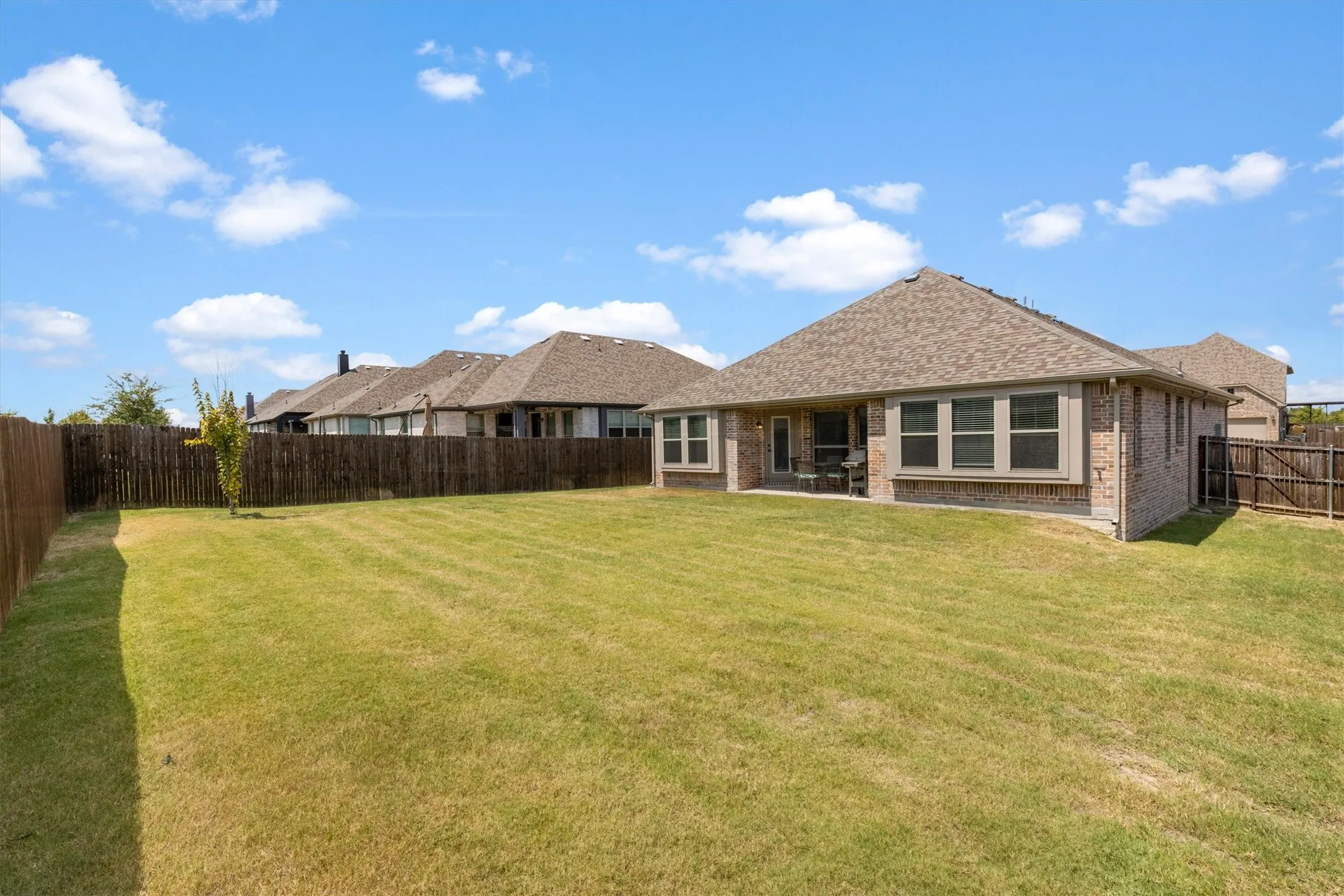 Single Family Residence For Sale in Collin County , 211 Nickolas Drive, Princeton, Texas 75407, 3 Bedroom, 2 Bathroom, 2 Garage spaces, 1,606 Sqft, built in 2021, mls#21372607, Real Estate Agent in Princeton, Homes For Sale in Collin county, Homes For Sale in Princeton, Realtor in Princeton Texas, Real Estate Brokerage Independent Realty Texas, Luminita Cordes Realtor