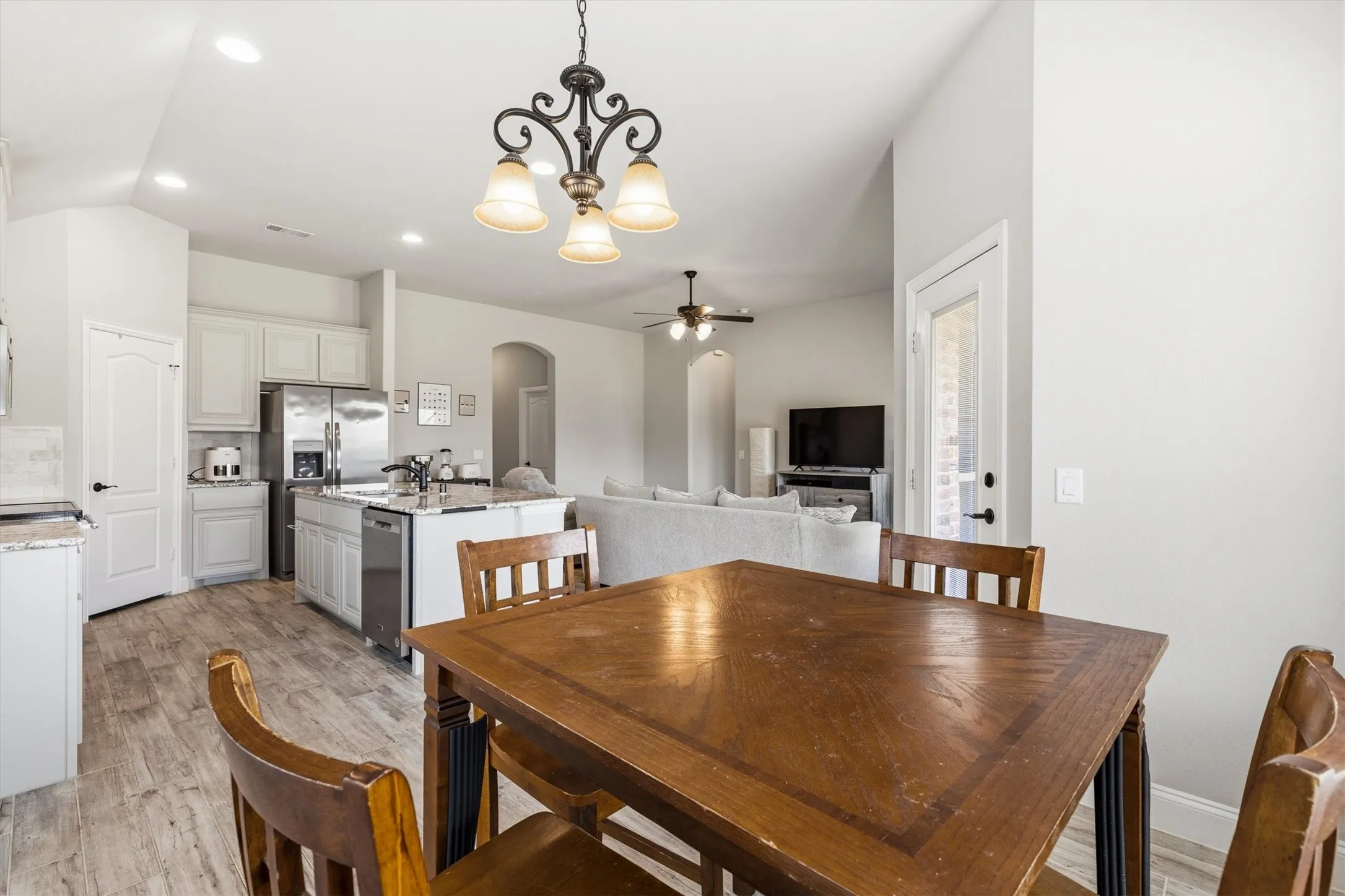 Single Family Residence For Sale in Collin County , 211 Nickolas Drive, Princeton, Texas 75407, 3 Bedroom, 2 Bathroom, 2 Garage spaces, 1,606 Sqft, built in 2021, mls#21372607, Real Estate Agent in Princeton, Homes For Sale in Collin county, Homes For Sale in Princeton, Realtor in Princeton Texas, Real Estate Brokerage Independent Realty Texas, Luminita Cordes Realtor