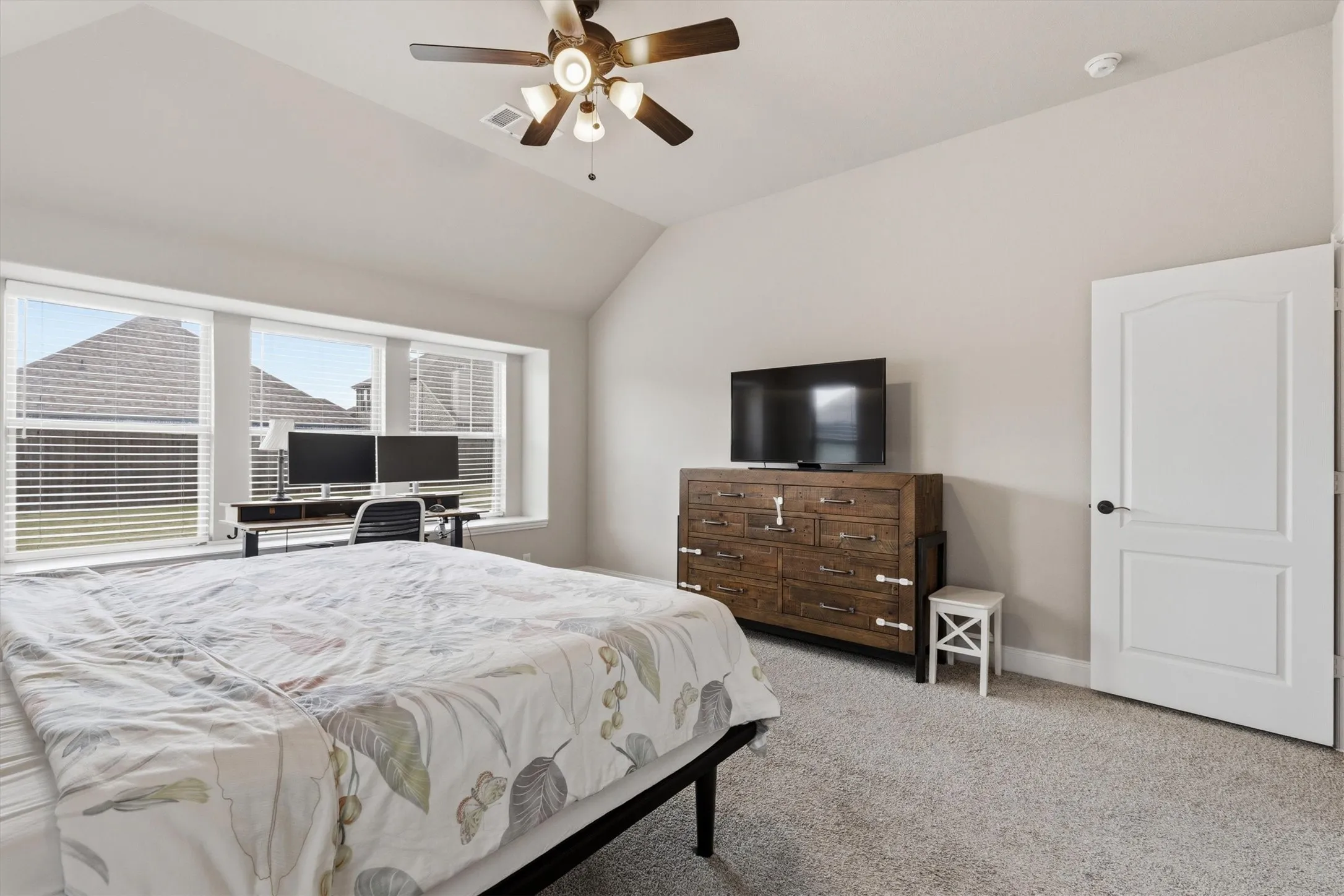 Single Family Residence For Sale in Collin County , 211 Nickolas Drive, Princeton, Texas 75407, 3 Bedroom, 2 Bathroom, 2 Garage spaces, 1,606 Sqft, built in 2021, mls#21372607, Real Estate Agent in Princeton, Homes For Sale in Collin county, Homes For Sale in Princeton, Realtor in Princeton Texas, Real Estate Brokerage Independent Realty Texas, Luminita Cordes Realtor