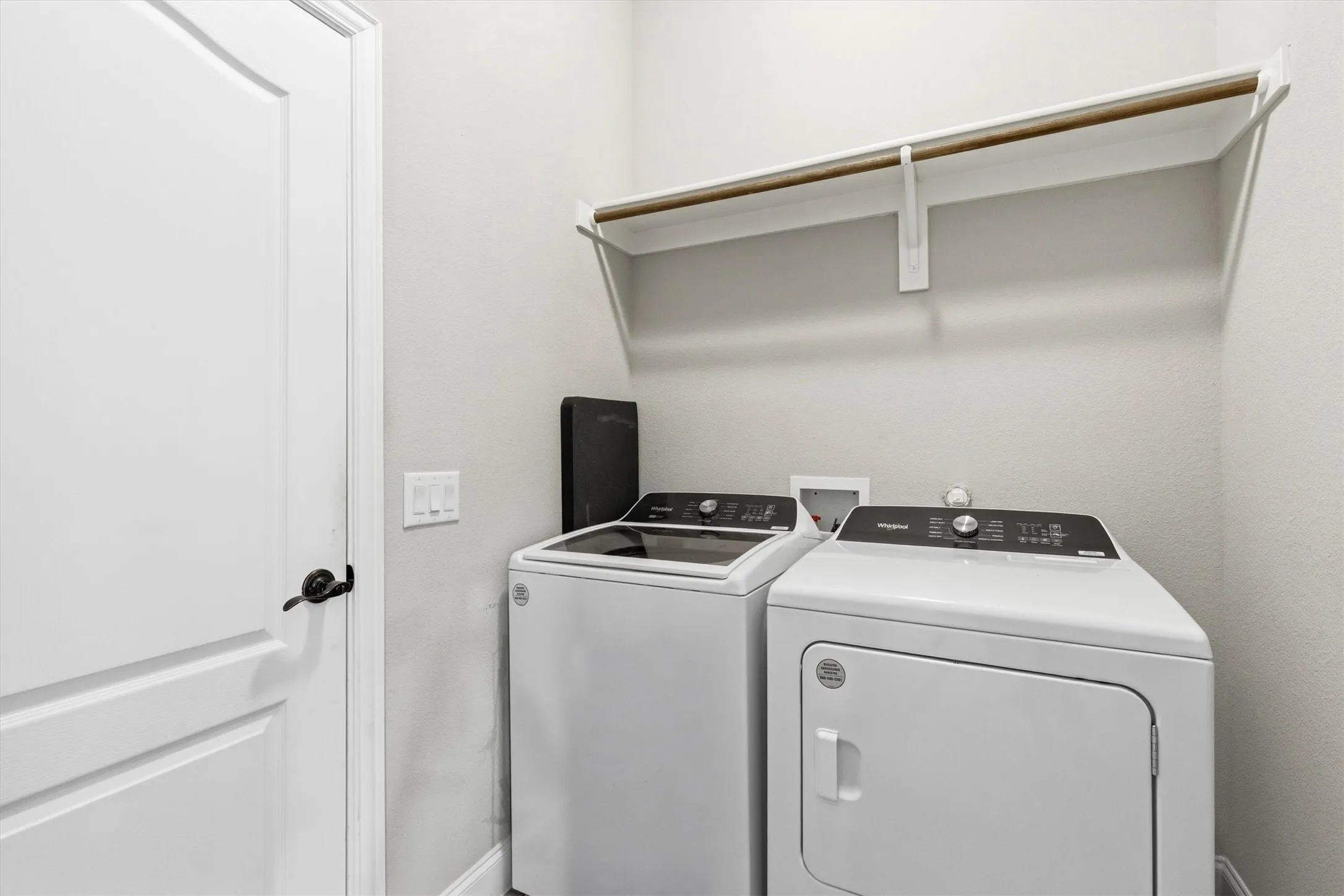Single Family Residence For Sale in Collin County , 211 Nickolas Drive, Princeton, Texas 75407, 3 Bedroom, 2 Bathroom, 2 Garage spaces, 1,606 Sqft, built in 2021, mls#21372607, Real Estate Agent in Princeton, Homes For Sale in Collin county, Homes For Sale in Princeton, Realtor in Princeton Texas, Real Estate Brokerage Independent Realty Texas, Luminita Cordes Realtor