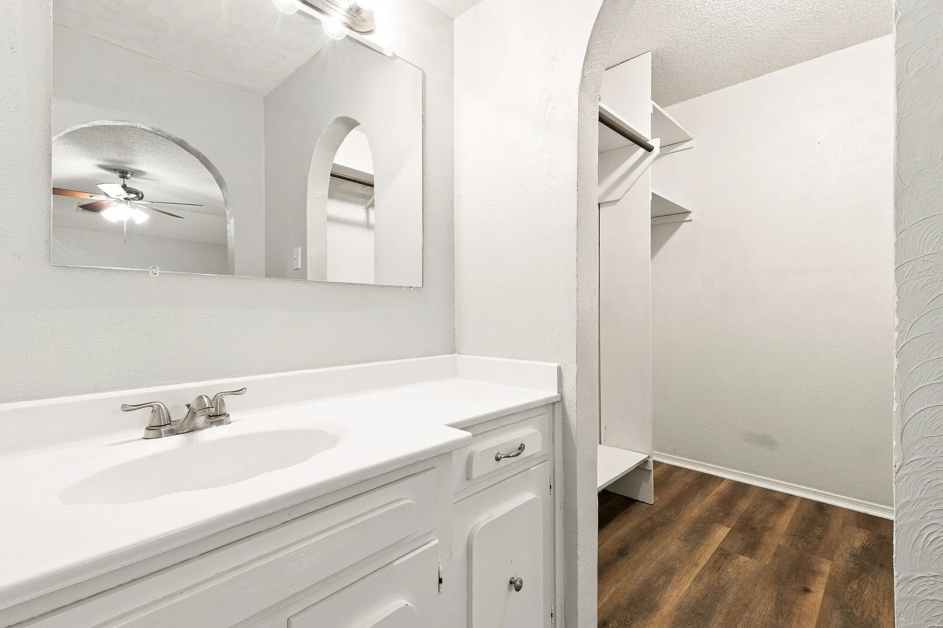 Single Family Residence For Rent in Tarrant County , 408 Cavender Court, Hurst, Texas 76054, 4 Bedroom, 2 Bathroom, 2 Garage spaces, 2,454 Sqft, built in 1976, mls#21374191, Real Estate Agent in Hurst, Homes For Rent in Tarrant county, Homes For Rent in Hurst, Realtor in Hurst Texas, Real Estate Brokerage Independent Realty Texas, Luminita Cordes Realtor