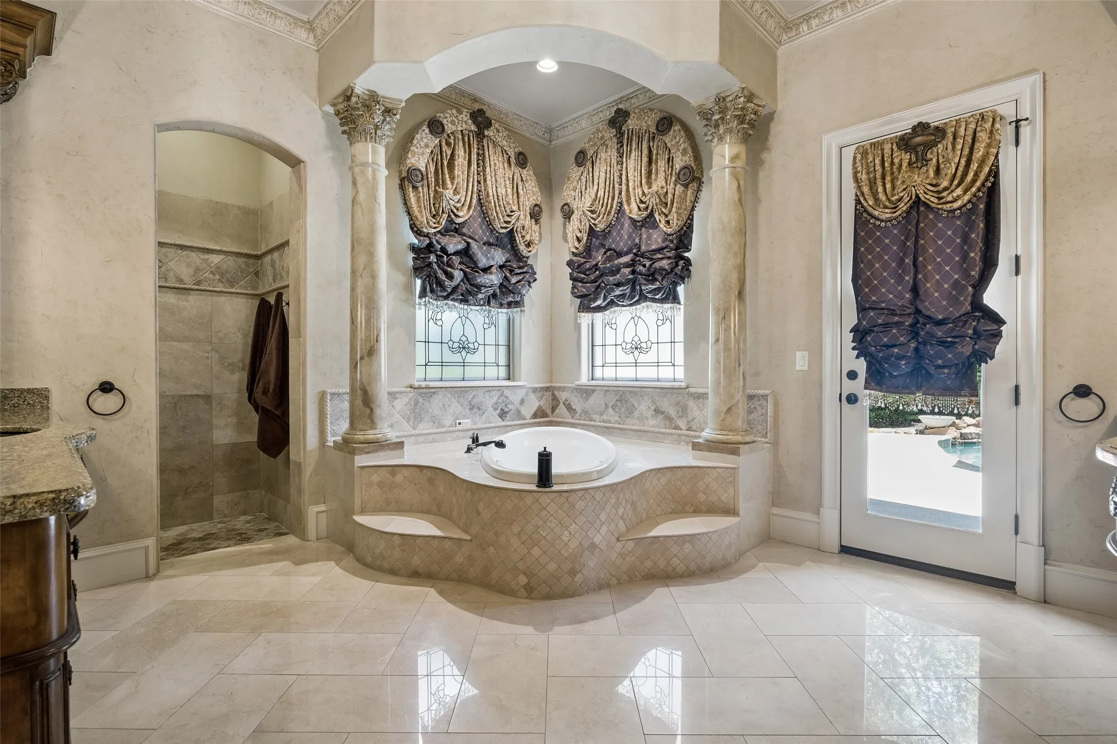 Single Family Residence For Sale in Tarrant County , 5105 Rose Street, Colleyville, Texas 76034, 4 Bedroom, 5 Bathroom, 4 Garage spaces, 6,055 Sqft, built in 2006, mls#21373894, Real Estate Agent in Colleyville, Homes For Sale in Tarrant county, Homes For Sale in Colleyville, Realtor in Colleyville Texas, Real Estate Brokerage Independent Realty Texas, Luminita Cordes Realtor