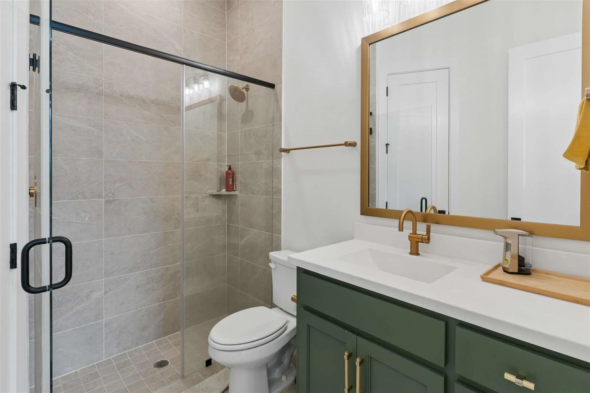 Single Family Residence For Rent in Rockwall County , 1939 Apple Tree Drive, Rockwall, Texas 75087, 4 Bedroom, 5 Bathroom, 3 Garage spaces, 3,033 Sqft, built in 2024, mls#21374193, Real Estate Agent in Rockwall, Homes For Rent in Rockwall county, Homes For Rent in Rockwall, Realtor in Rockwall Texas, Real Estate Brokerage Independent Realty Texas, Luminita Cordes Realtor