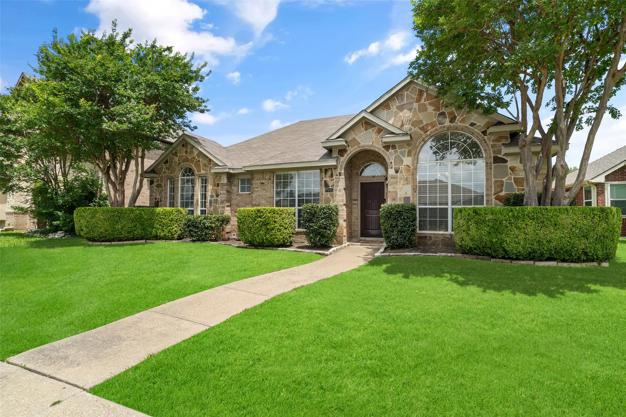 Single Family Residence For Rent in Dallas County , 7501 Caribbean Drive, Rowlett, Texas 75088, 3 Bedroom, 2 Bathroom, 2 Garage spaces, 2,123 Sqft, built in 1992, mls#21374171, Real Estate Agent in Rowlett, Homes For Rent in Dallas county, Homes For Rent in Rowlett, Realtor in Rowlett Texas, Real Estate Brokerage Independent Realty Texas, Luminita Cordes Realtor