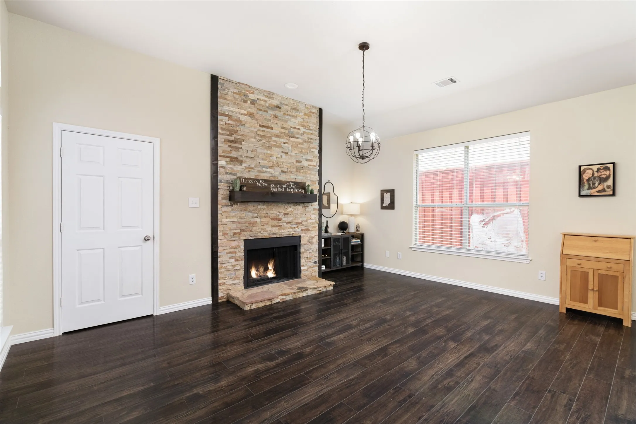 Single Family Residence For Rent in Dallas County , 7501 Caribbean Drive, Rowlett, Texas 75088, 3 Bedroom, 2 Bathroom, 2 Garage spaces, 2,123 Sqft, built in 1992, mls#21374171, Real Estate Agent in Rowlett, Homes For Rent in Dallas county, Homes For Rent in Rowlett, Realtor in Rowlett Texas, Real Estate Brokerage Independent Realty Texas, Luminita Cordes Realtor