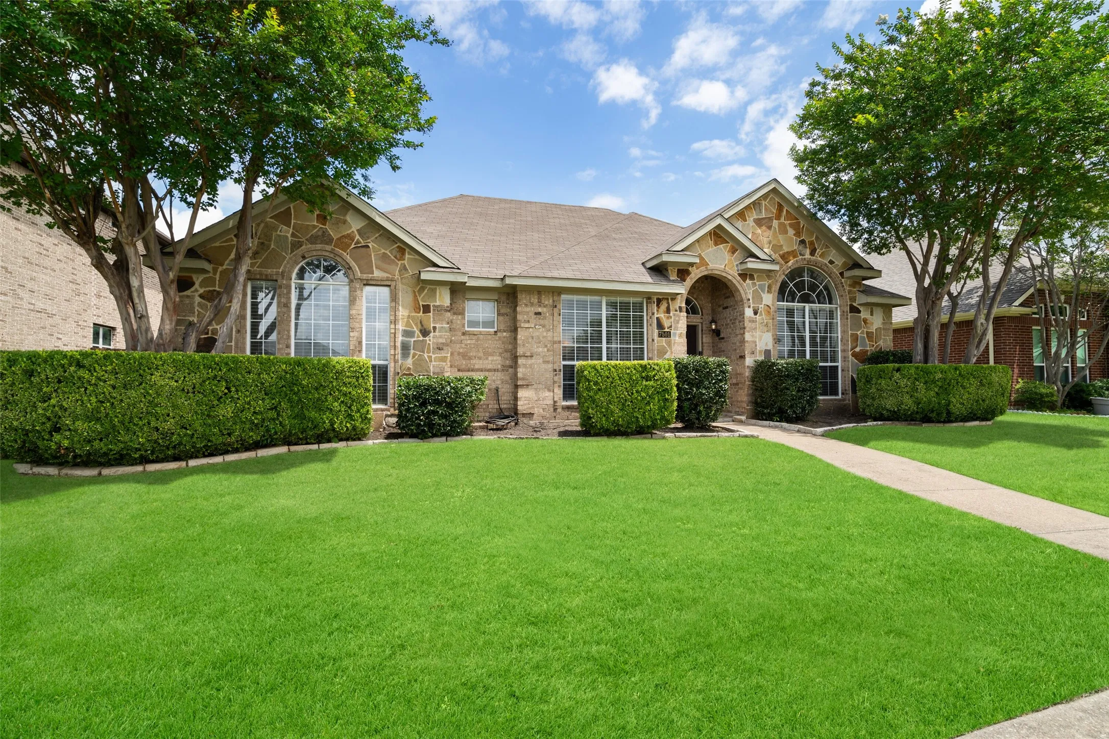 Single Family Residence For Rent in Dallas County , 7501 Caribbean Drive, Rowlett, Texas 75088, 3 Bedroom, 2 Bathroom, 2 Garage spaces, 2,123 Sqft, built in 1992, mls#21374171, Real Estate Agent in Rowlett, Homes For Rent in Dallas county, Homes For Rent in Rowlett, Realtor in Rowlett Texas, Real Estate Brokerage Independent Realty Texas, Luminita Cordes Realtor