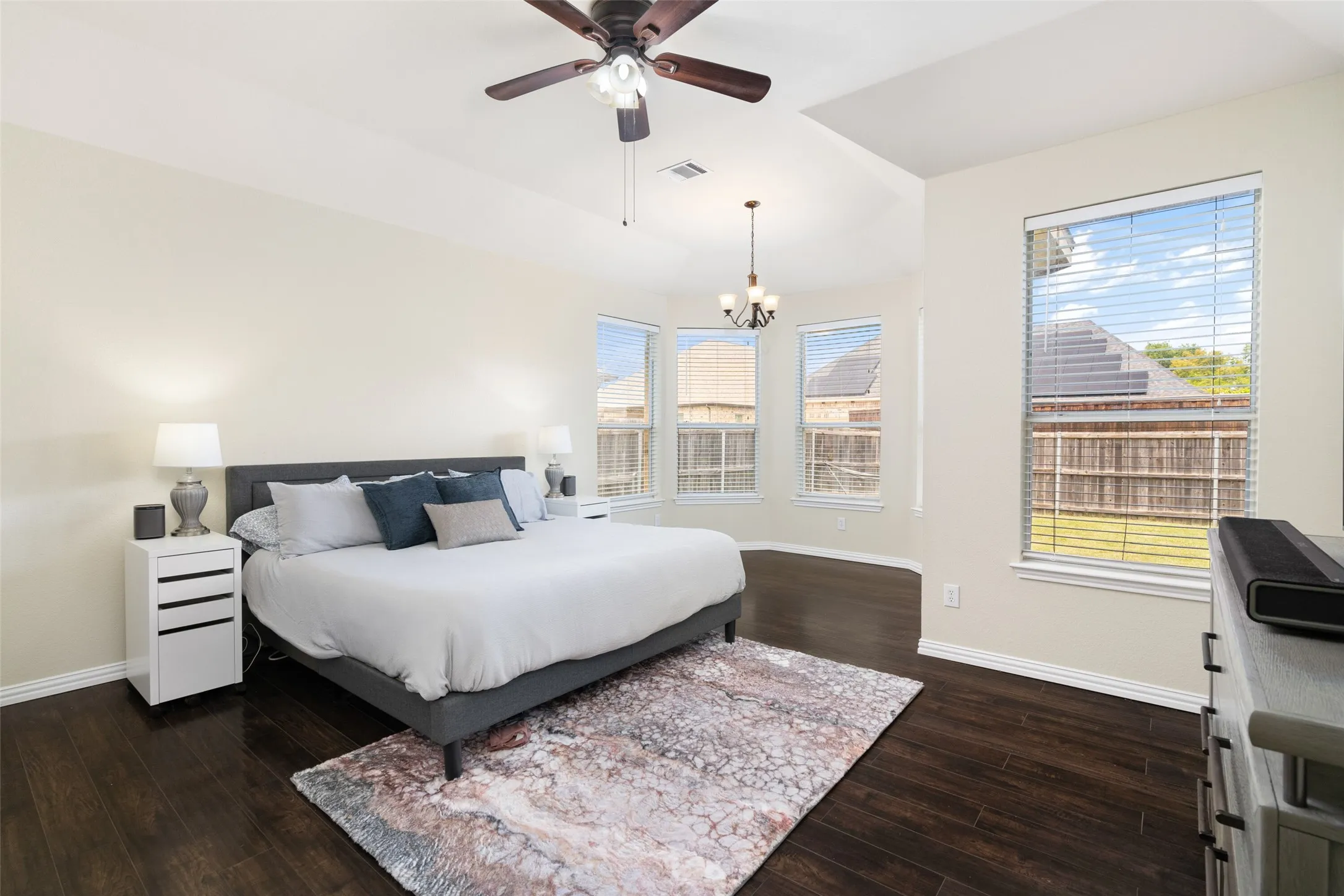 Single Family Residence For Rent in Dallas County , 7501 Caribbean Drive, Rowlett, Texas 75088, 3 Bedroom, 2 Bathroom, 2 Garage spaces, 2,123 Sqft, built in 1992, mls#21374171, Real Estate Agent in Rowlett, Homes For Rent in Dallas county, Homes For Rent in Rowlett, Realtor in Rowlett Texas, Real Estate Brokerage Independent Realty Texas, Luminita Cordes Realtor